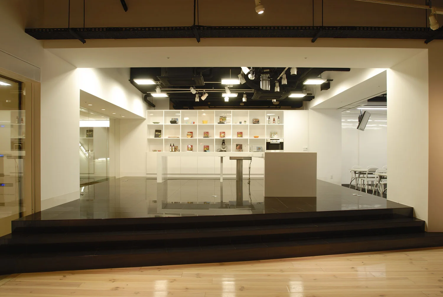3_emmanuelle_moureaux_ABC_ground.jpg