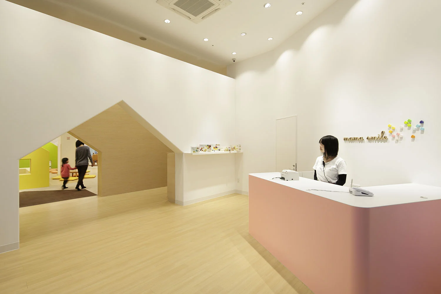 3_emmanuelle_moureaux_mama_smile.jpg