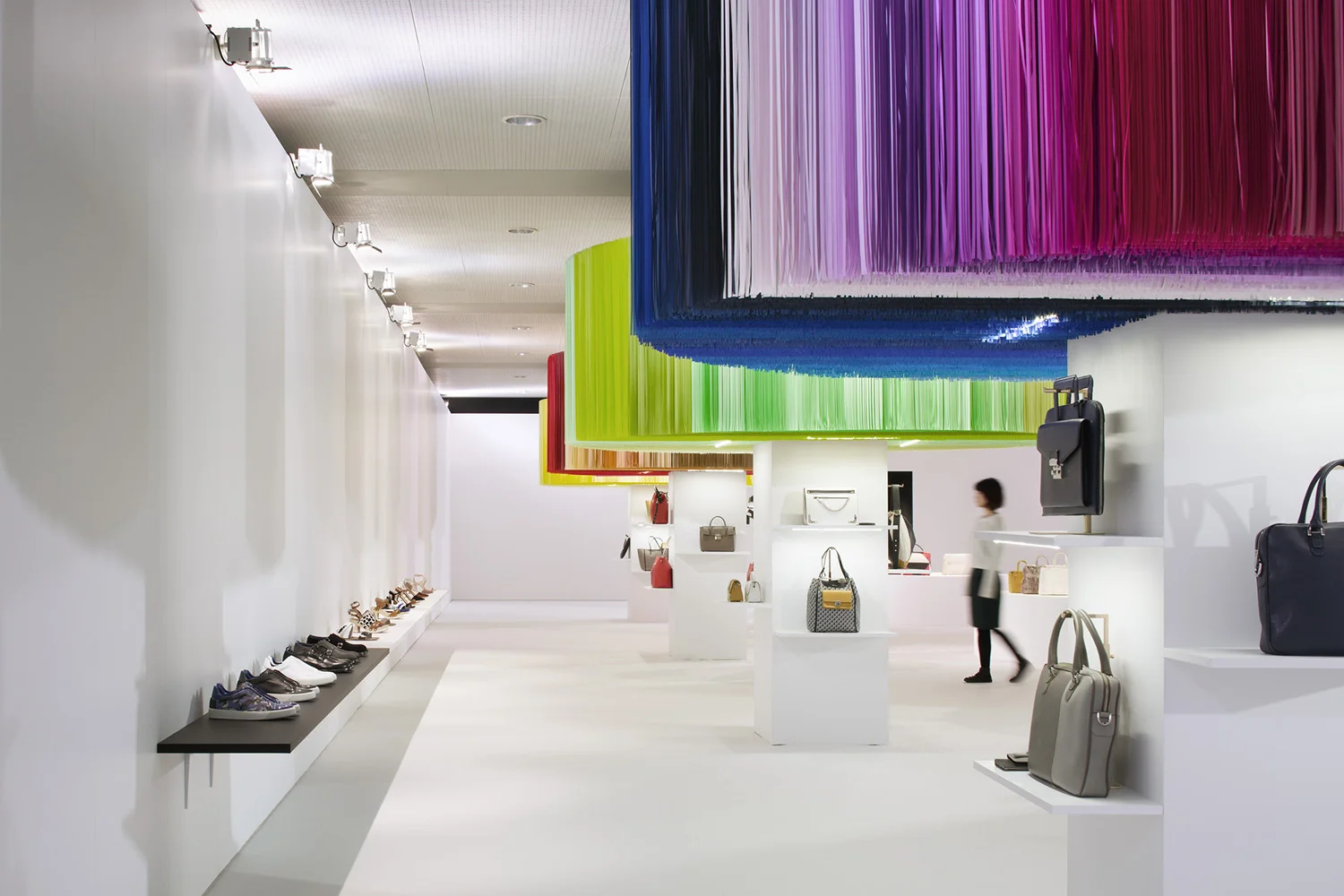 4_emmanuelle_moureaux_100_colors_10_hanami.jpg