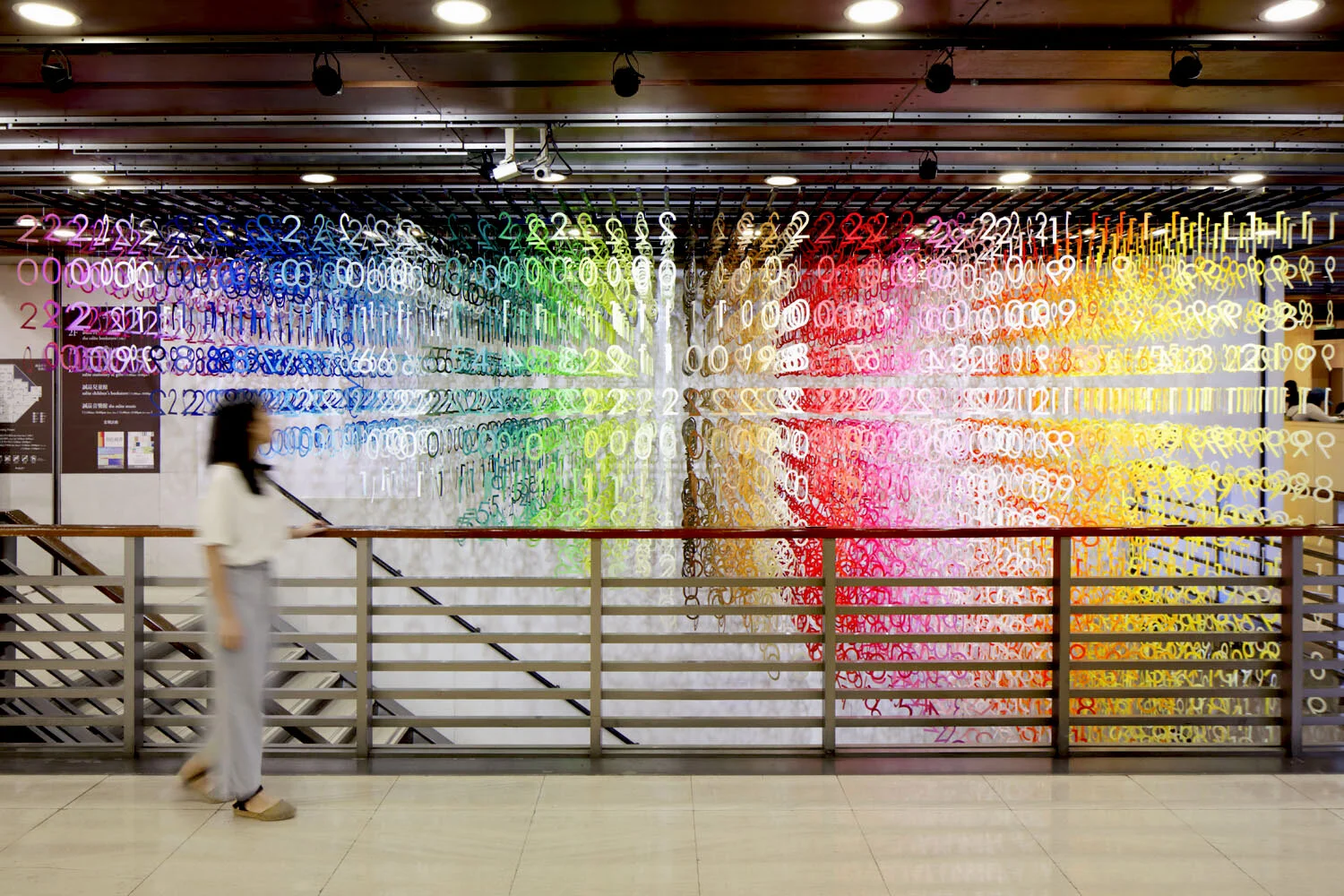 1_emmanuelle_moureaux_100_colors_29_eslite.jpg