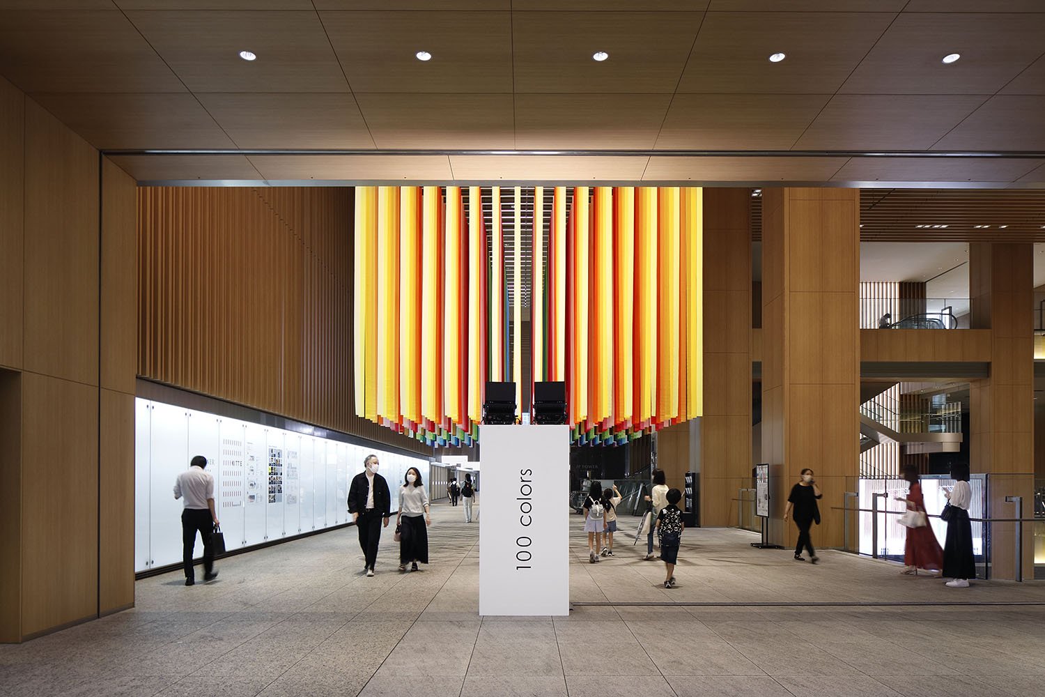 5_emmanuelle_moureaux_100_colors_38.jpg