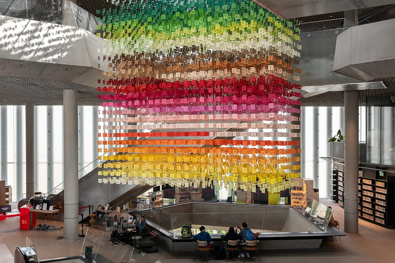 13_emmanuelle_moureaux_100_colors_37.jpg