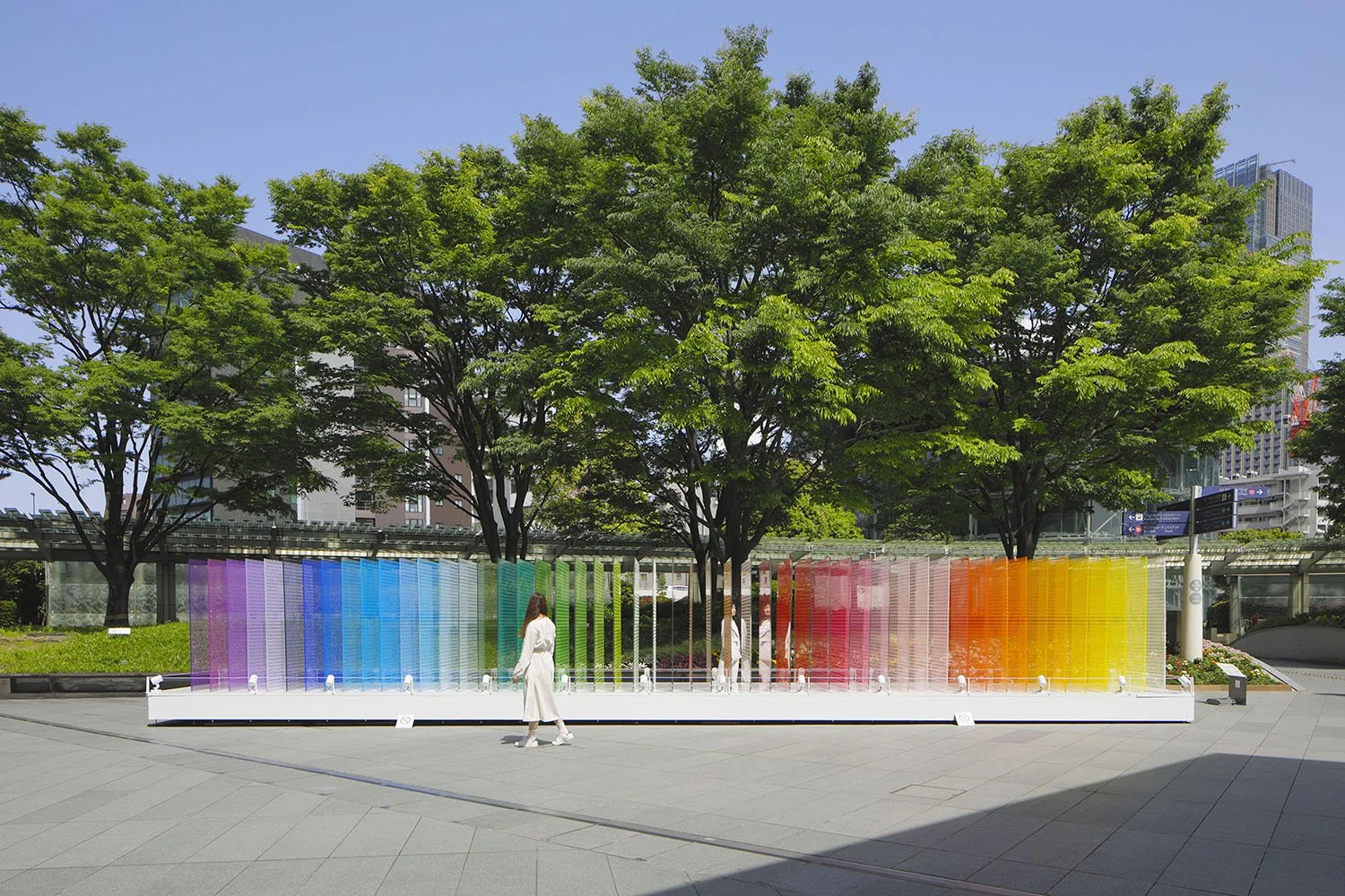 18_emmanuelle_moureaux_100_colors_43.jpg