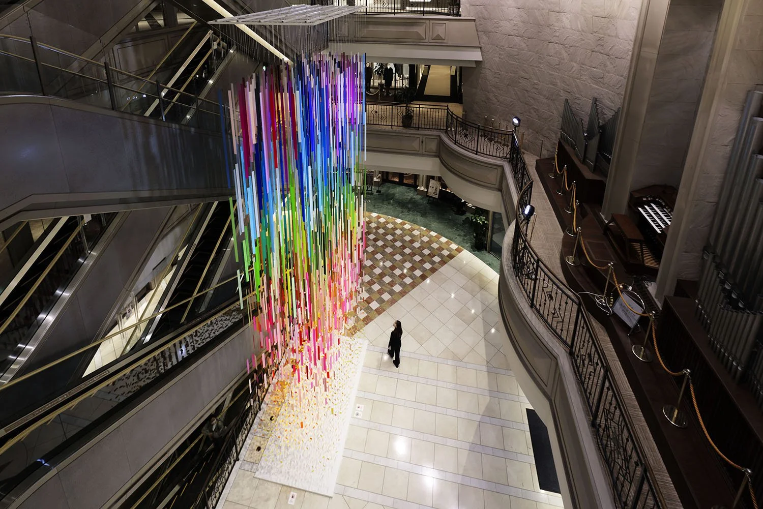 9_emmanuelle_moureaux_100_colors_41.jpg