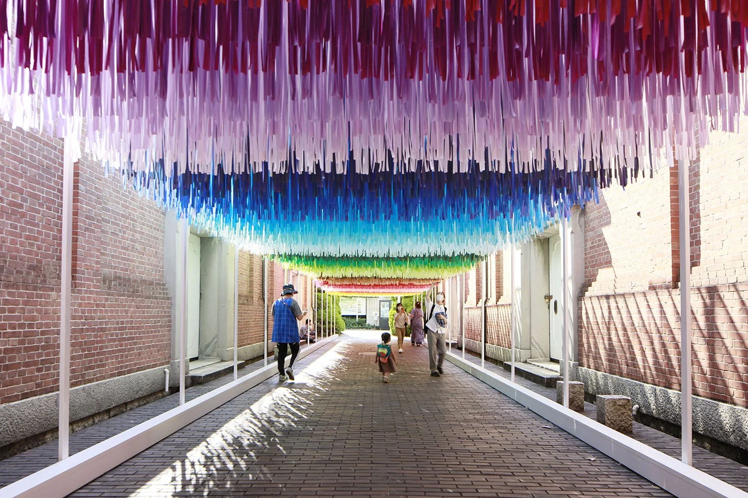 1_emmanuelle_moureaux_100_colors_47.jpg