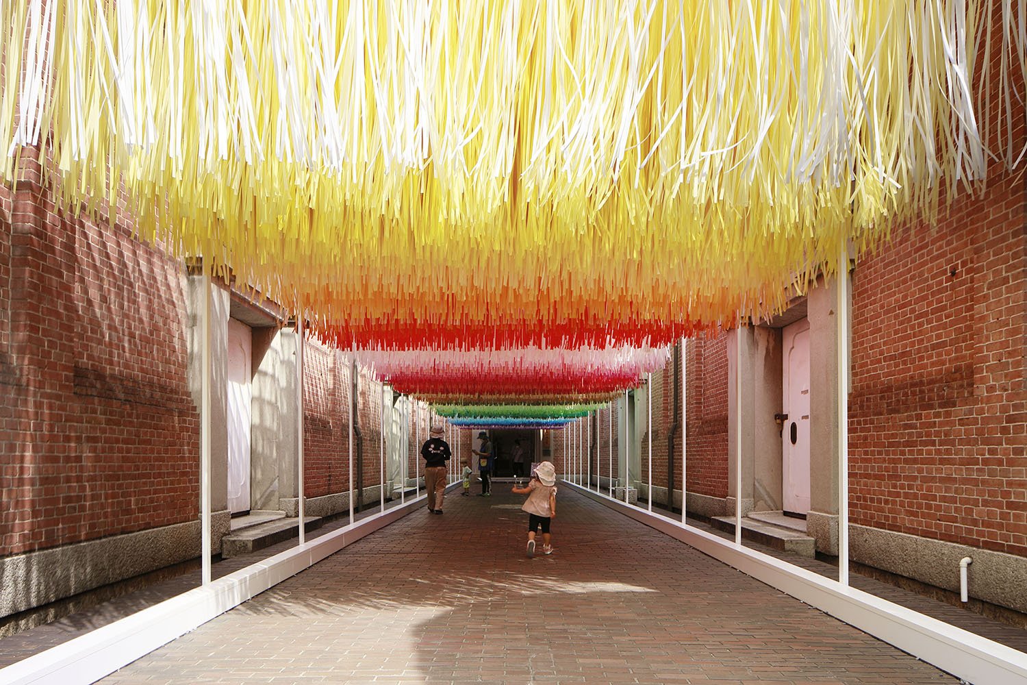 2_emmanuelle_moureaux_100_colors_46.jpg
