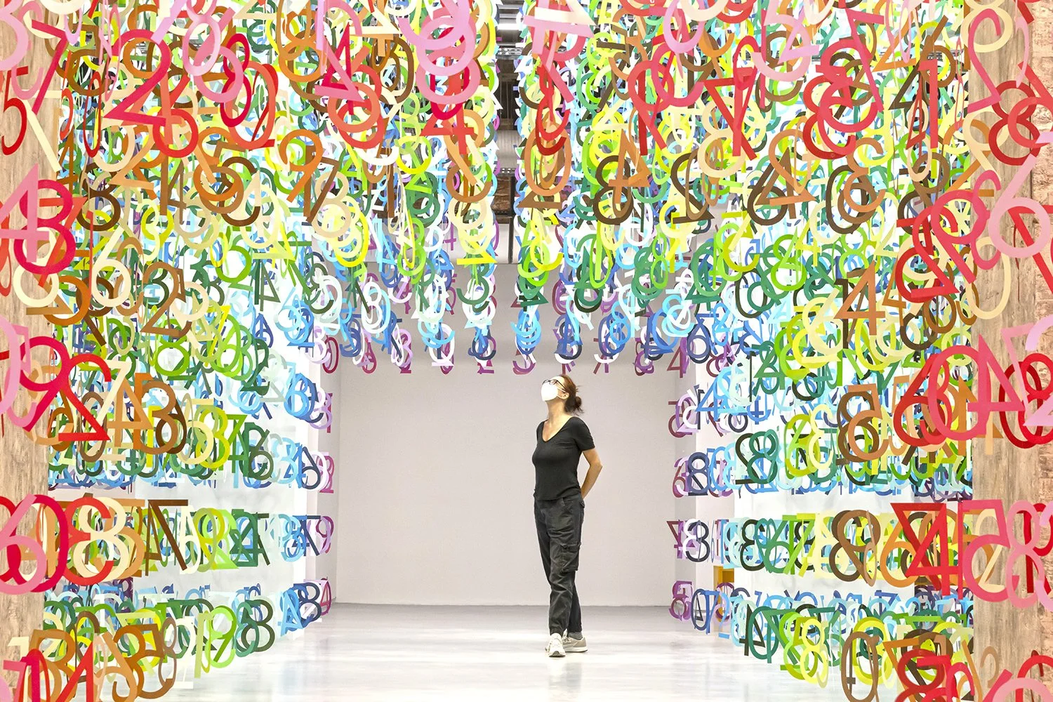 02_emmanuelle_moureaux_100_colors_34.jpg