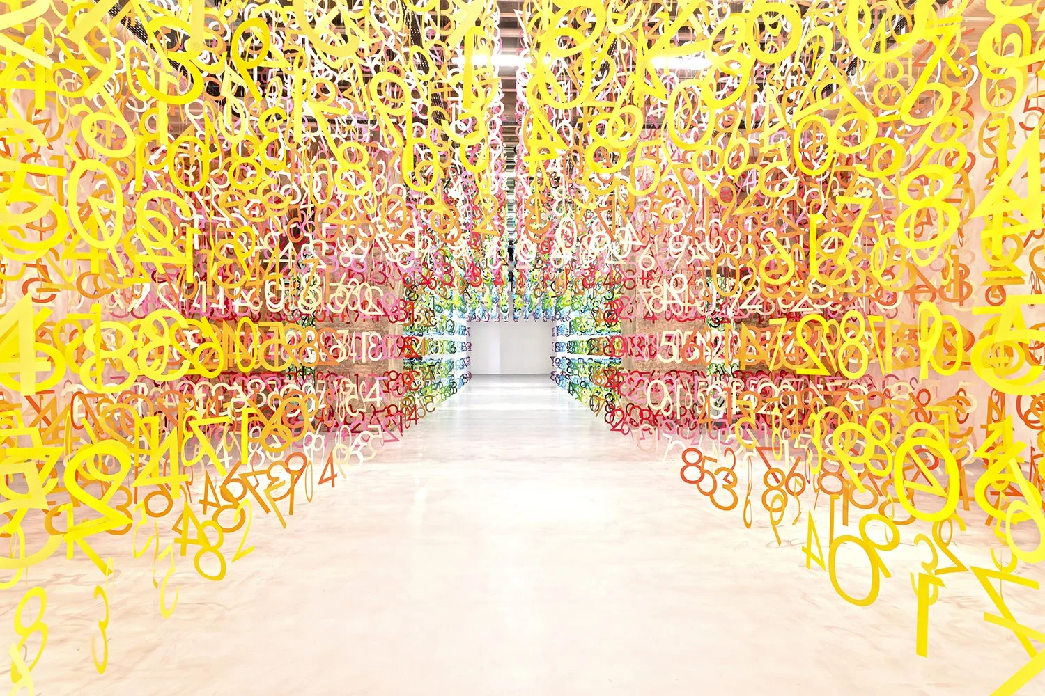 03_emmanuelle_moureaux_100_colors_34.jpg