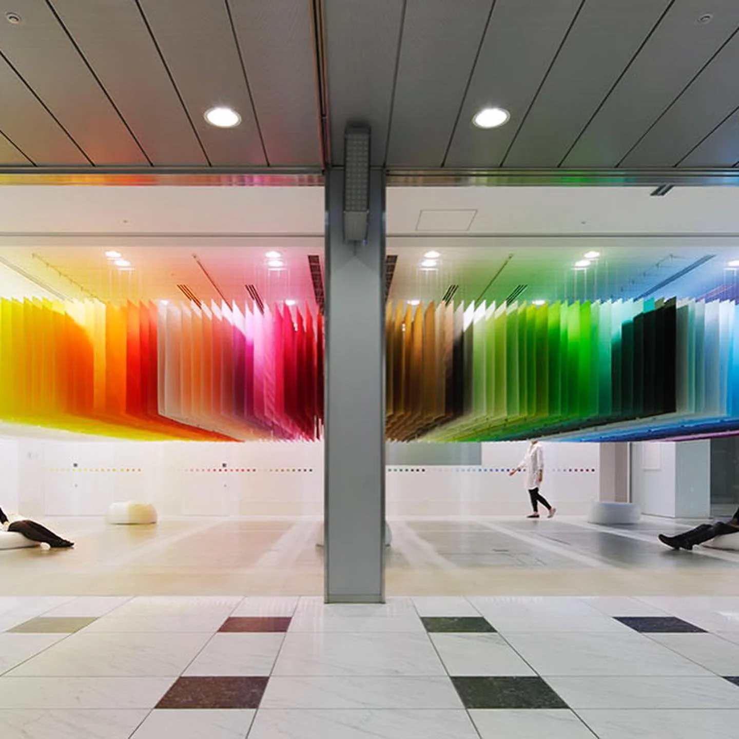 Unveiled in 2013 to celebrate the 10th anniversary of my studio, &ldquo;100 colors&rdquo; is an installation series which forms space using 100 shades of colors. 
I wish to give emotions through colors as I felt from seeing overflowing &ldquo;layers 