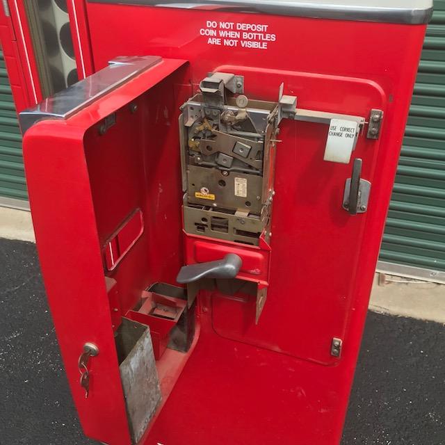 V81D COCA COLA3.jpg