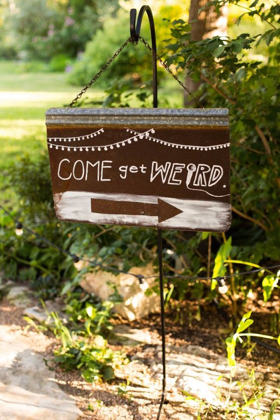 Photo source: JuneBug Weddings