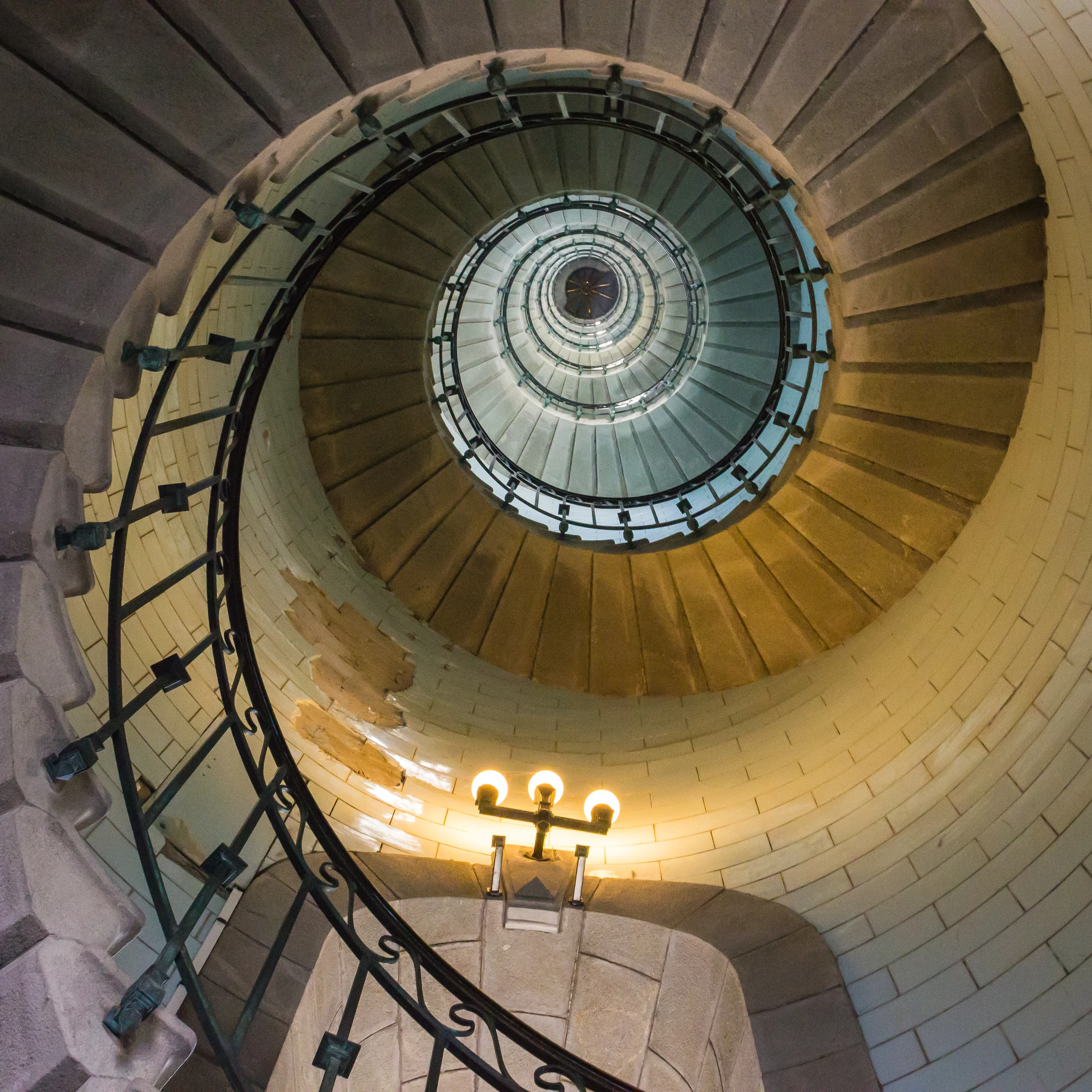  Pointe de Penmarc'h, Treppenhaus  Phare d'Eckmühl , September 2014  