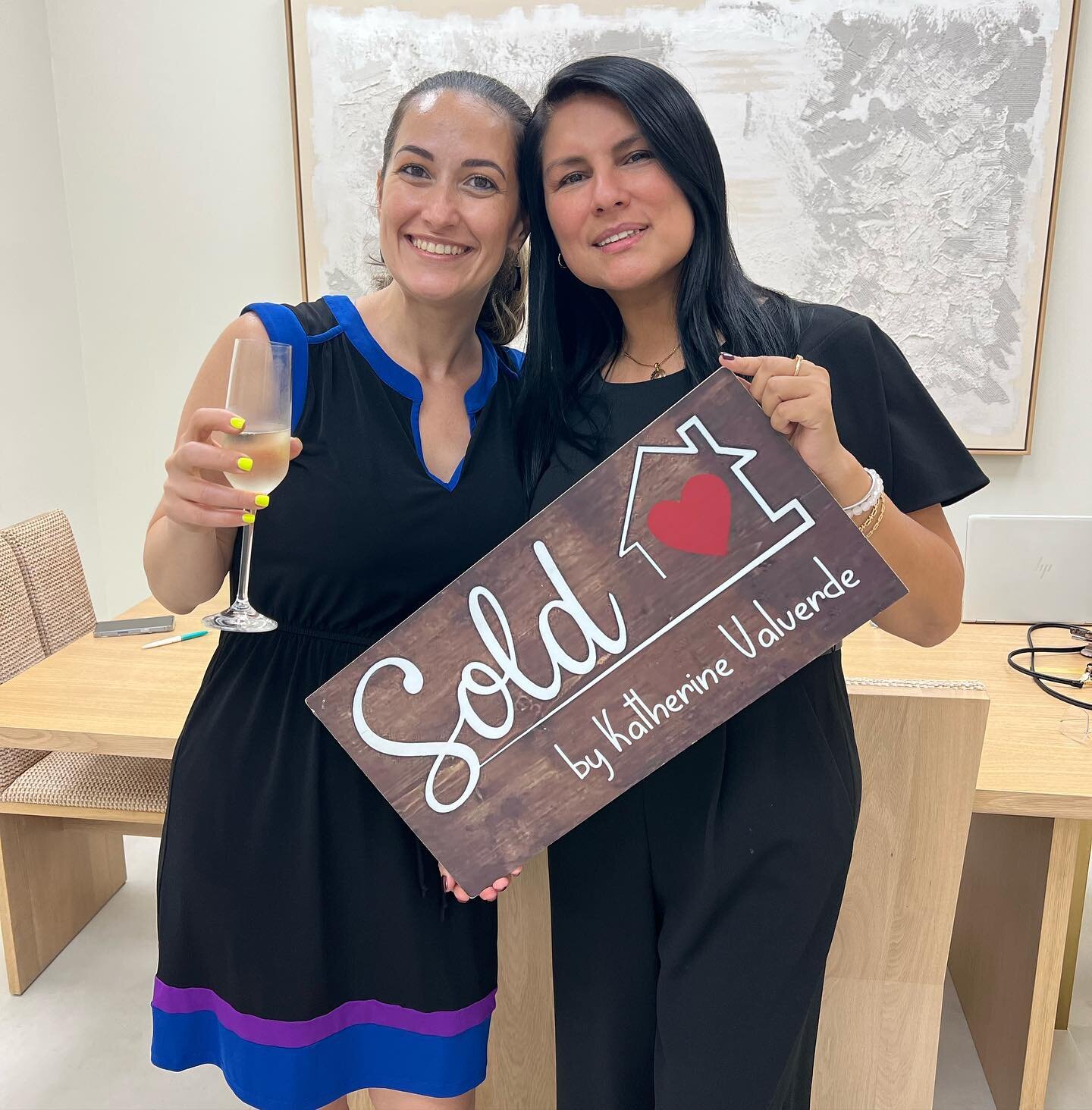 🥂🏡 Our friend Josie just closed on her home!!!🏡 

Celebrated with our friend @katherinerealtor 

#followtheblueflamingo #flamingotitleservices #flamingotitle #closingdayisthebestday🏡 #happybuyer #miamititlecompany