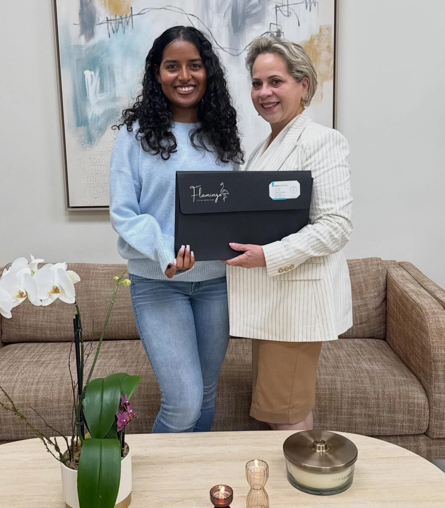 🏡 It&rsquo;s so satisfying to see this young lady purchase her very first home 🏡 

Congratulations on this huge milestone made possible with the help of @laurapreneur and @nin_henry 

#followtheblueflamingo 
#flamingotitleservices 
#happybuyer 
#cl