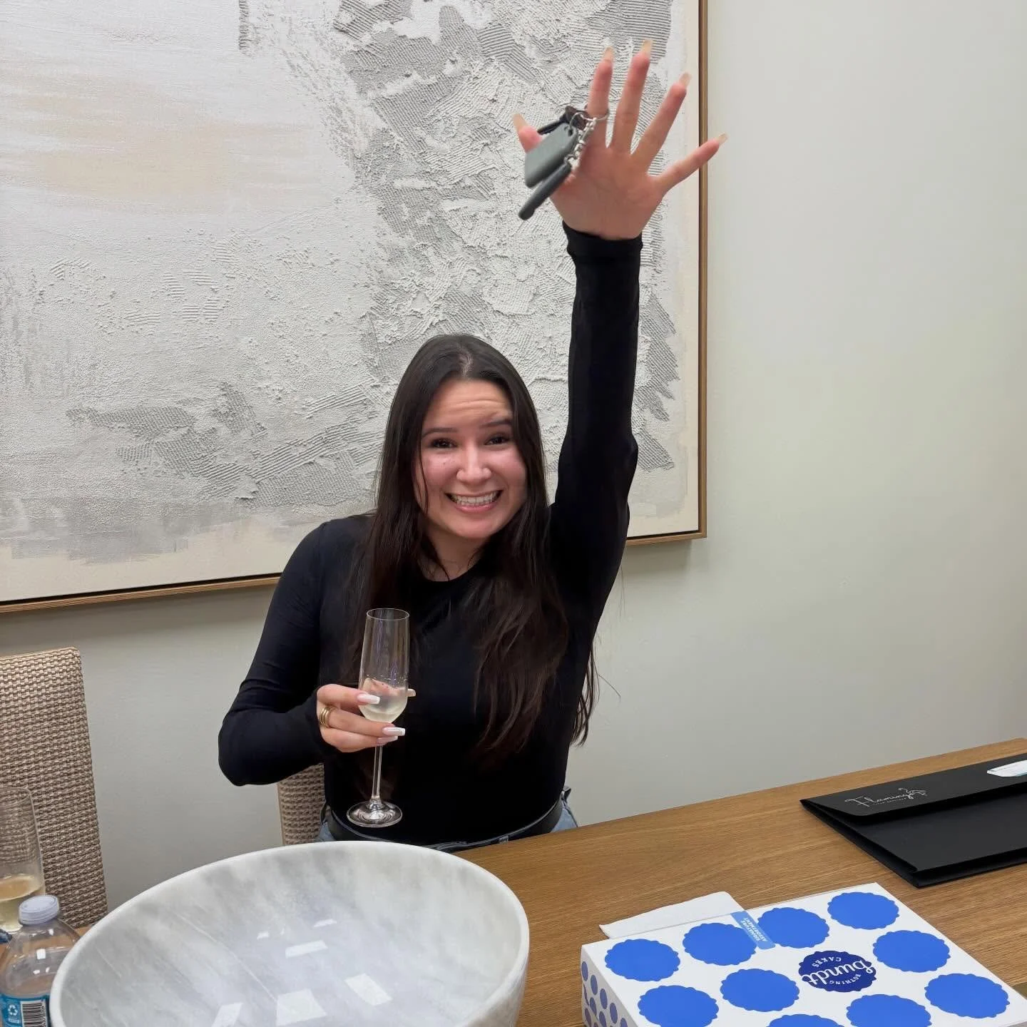 😊 The smiling face of a first time homebuyer is PRICELESS!!

Congrats to this young lady!  We celebrated this special milestone with her friend, her dad, her mom on a video call and of course the team that made it happen @annamariasidanrealtor @roya