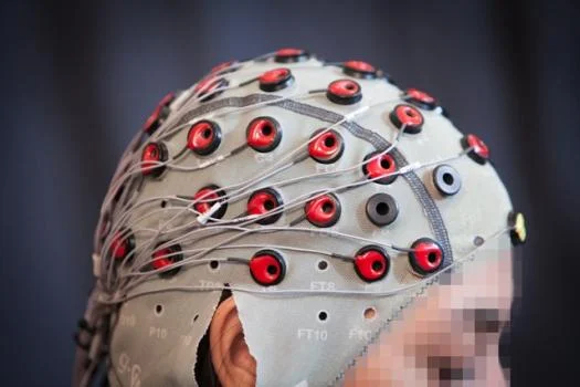 A new system from MIT CSAIL uses EEG brain signals to detect if a person notices robots making a mistake.