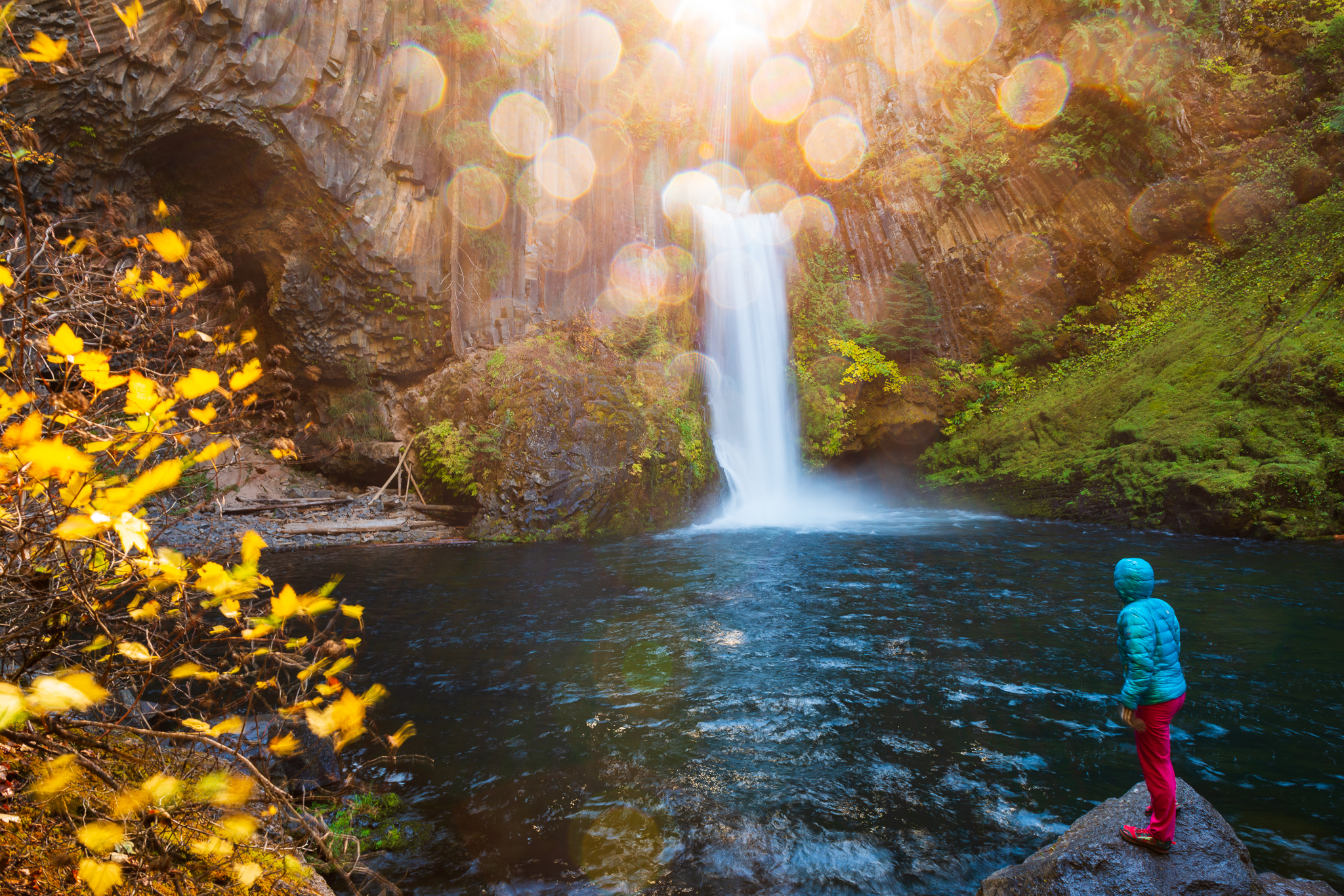 MilesWeaver_Oregon_waterfall_hike.jpg