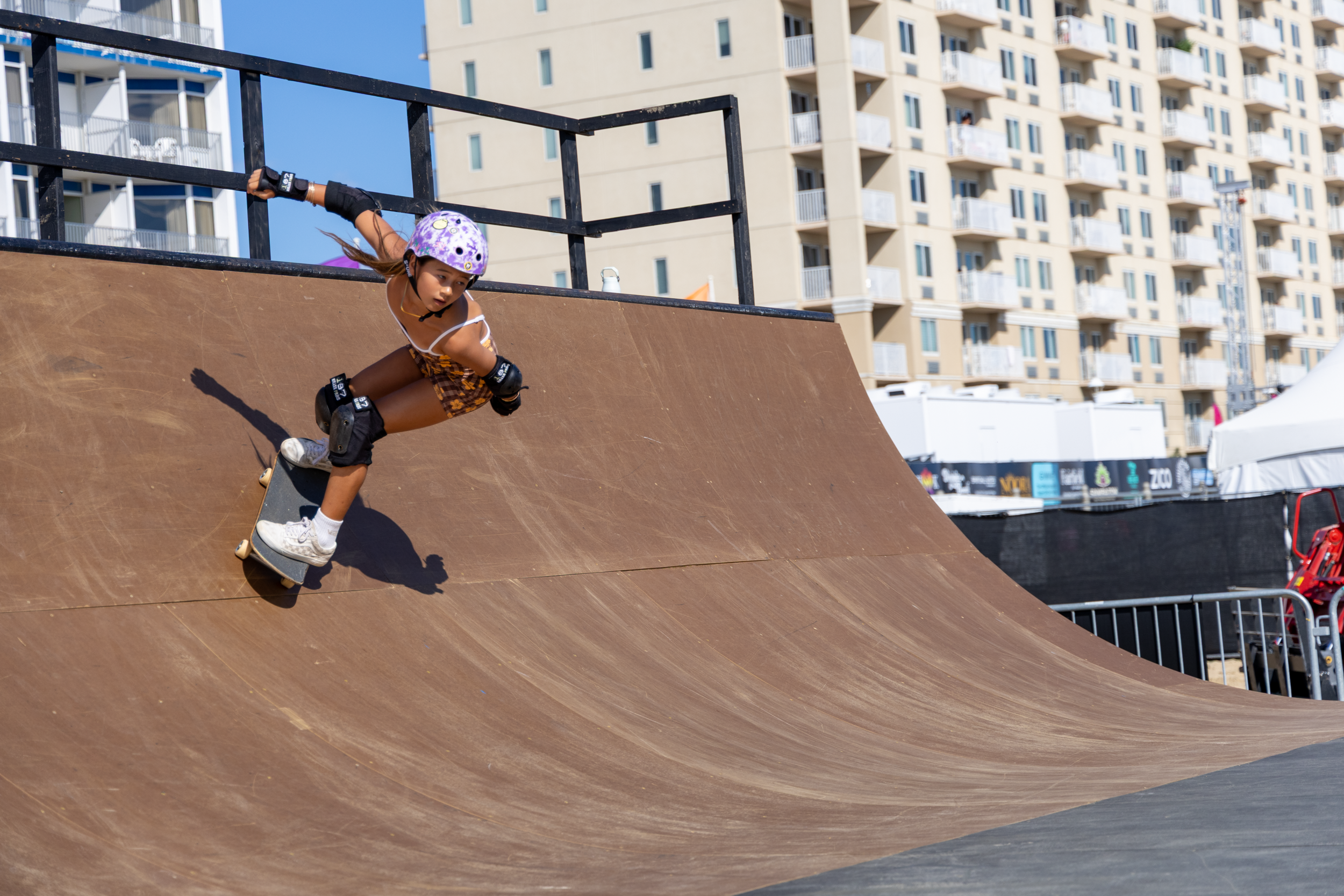 SupergirlSundaySkate-86.png