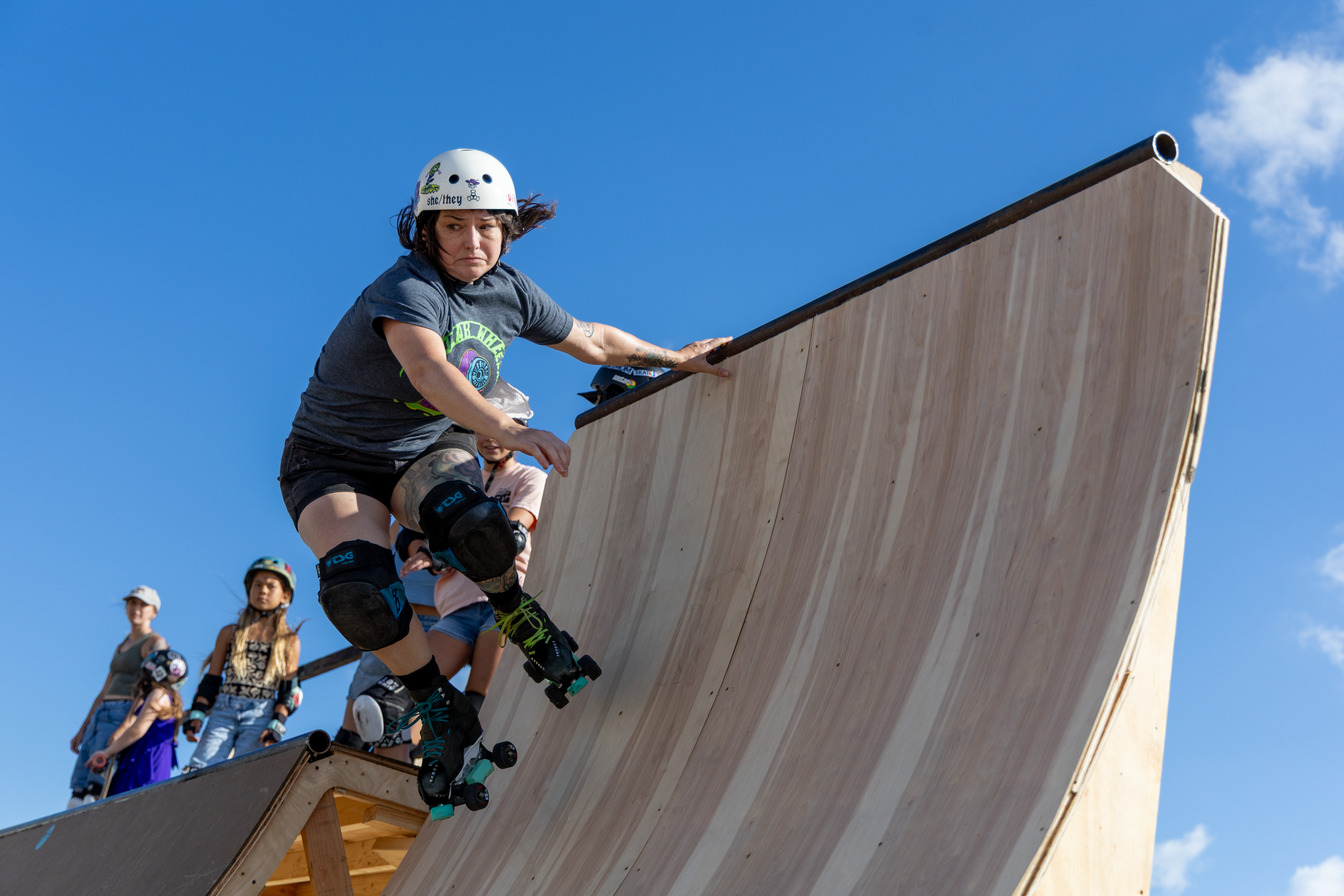 SupergirlSundaySkate-81.png