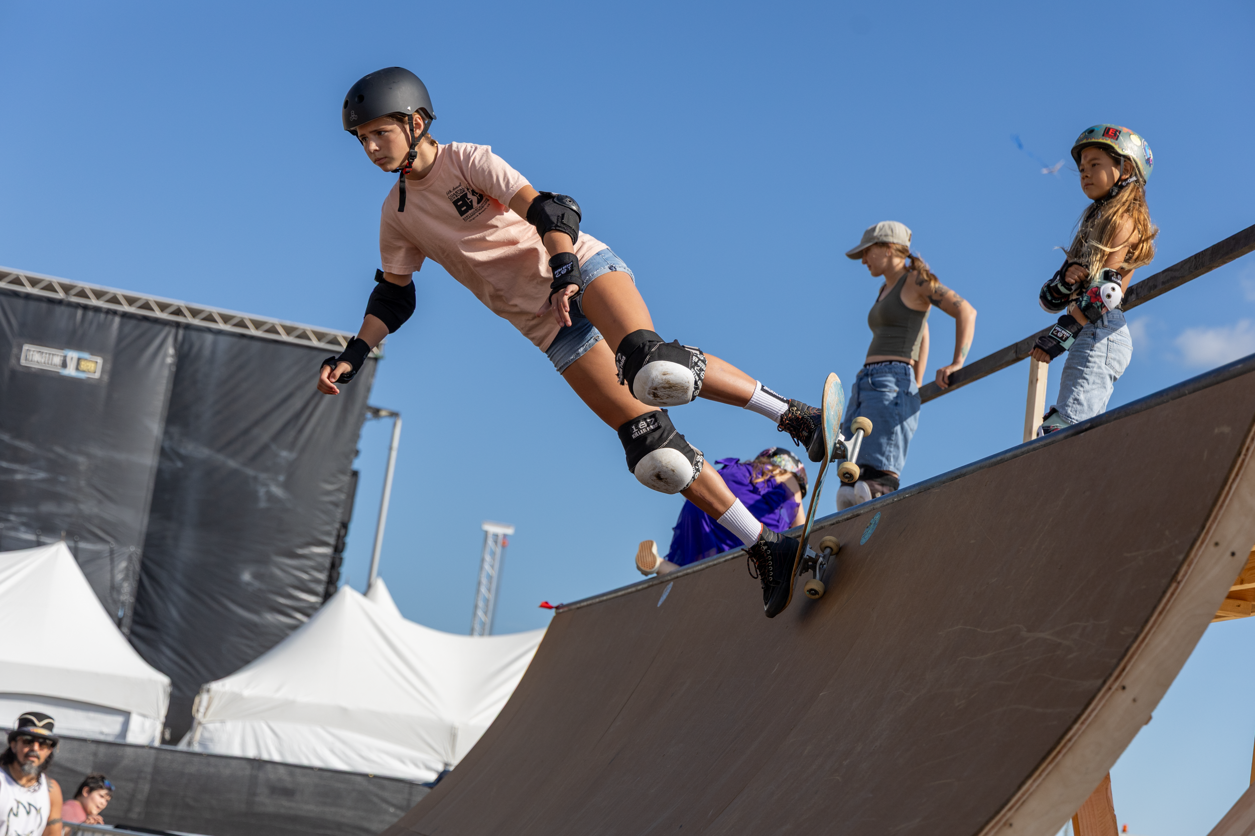 SupergirlSundaySkate-71.png