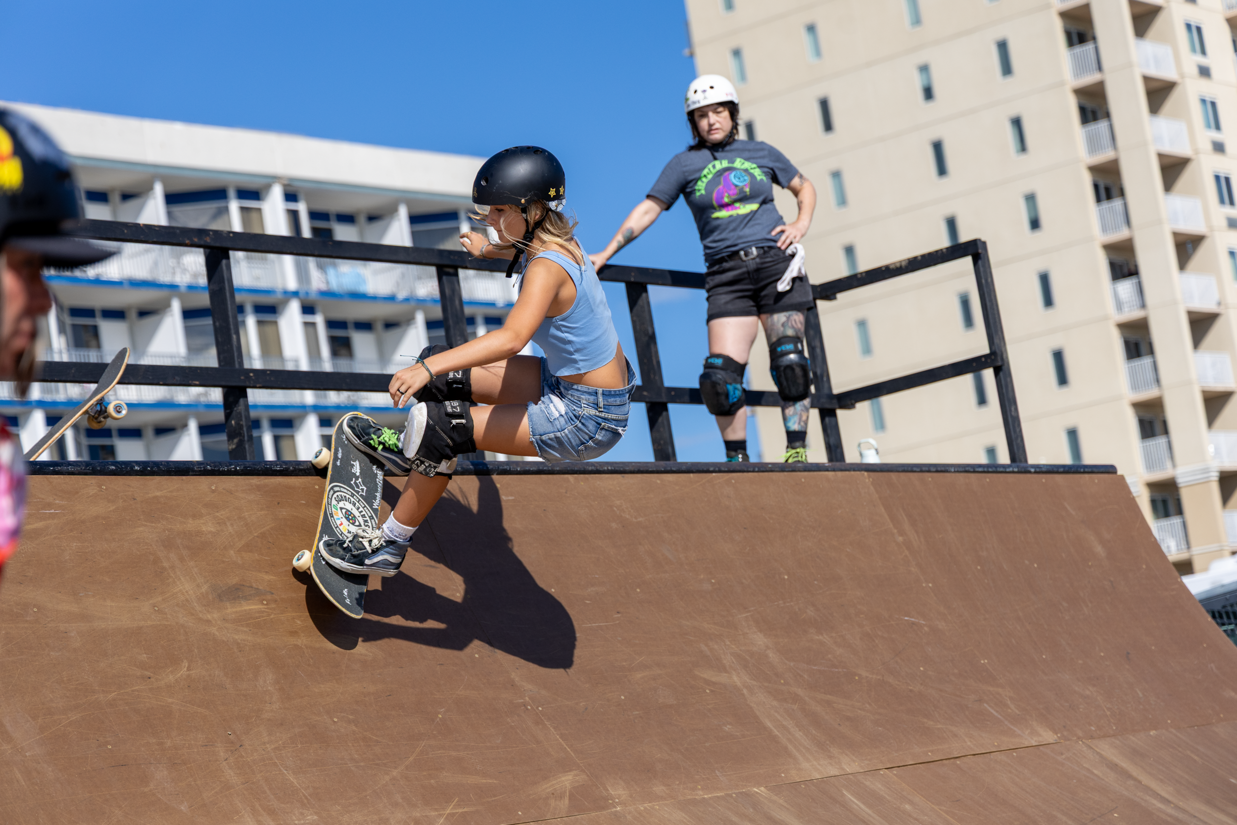 SupergirlSundaySkate-66.png