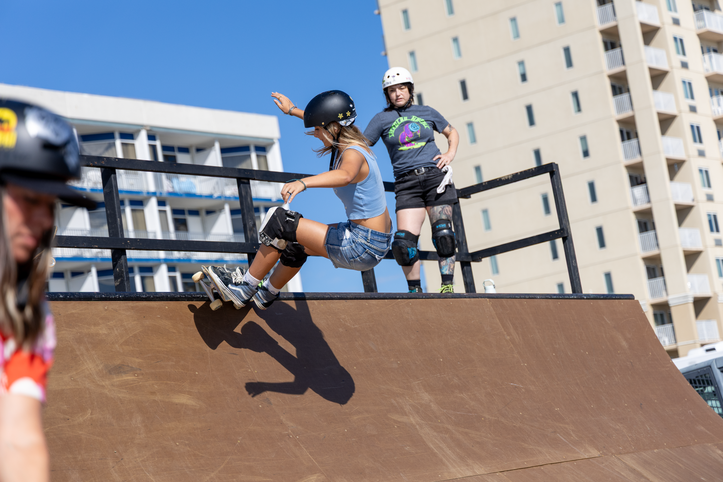 SupergirlSundaySkate-65.png