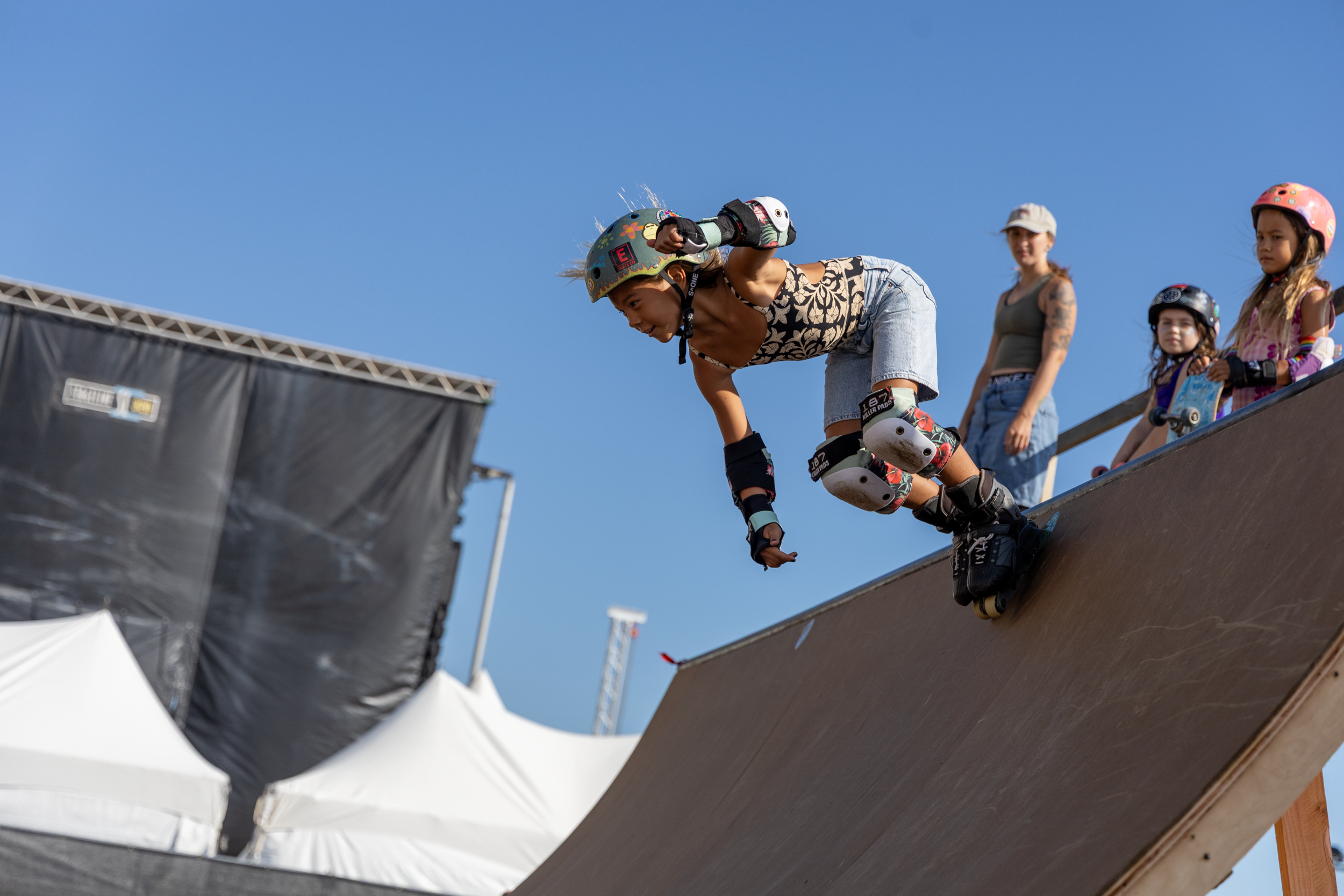 SupergirlSundaySkate-61.png