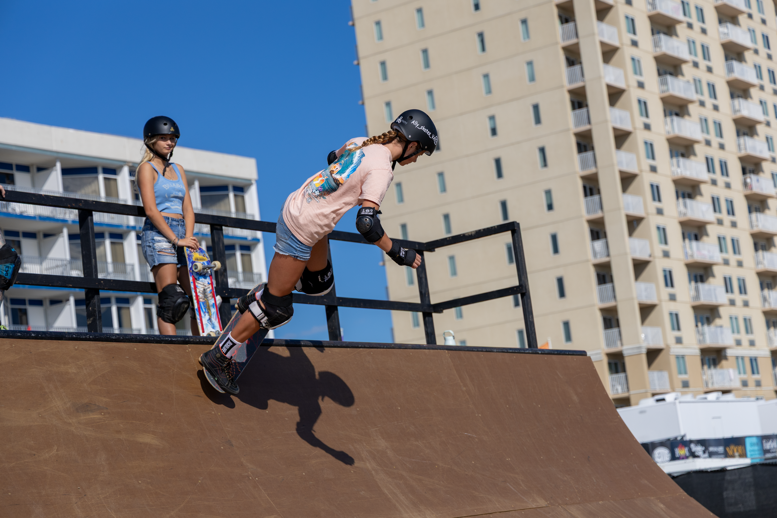 SupergirlSundaySkate-45.png