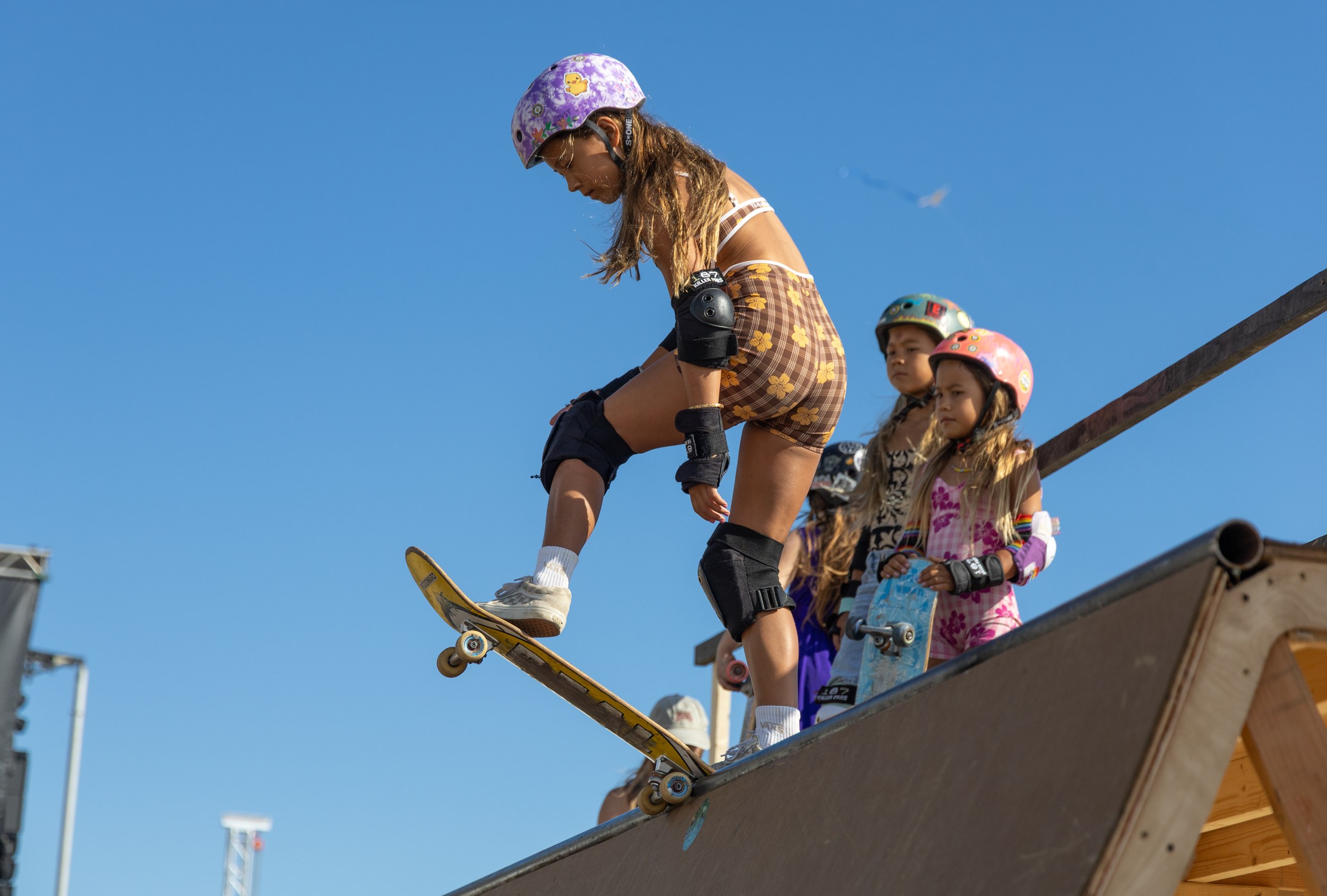 SupergirlSundaySkate-31.png