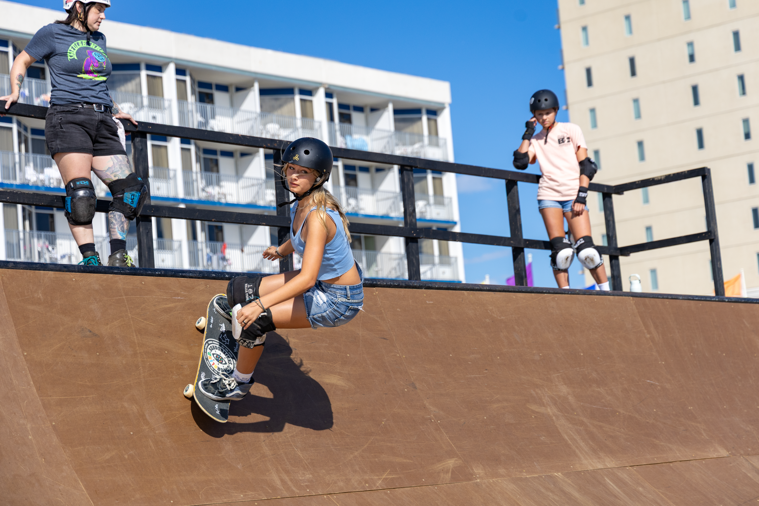 SupergirlSundaySkate-28.png