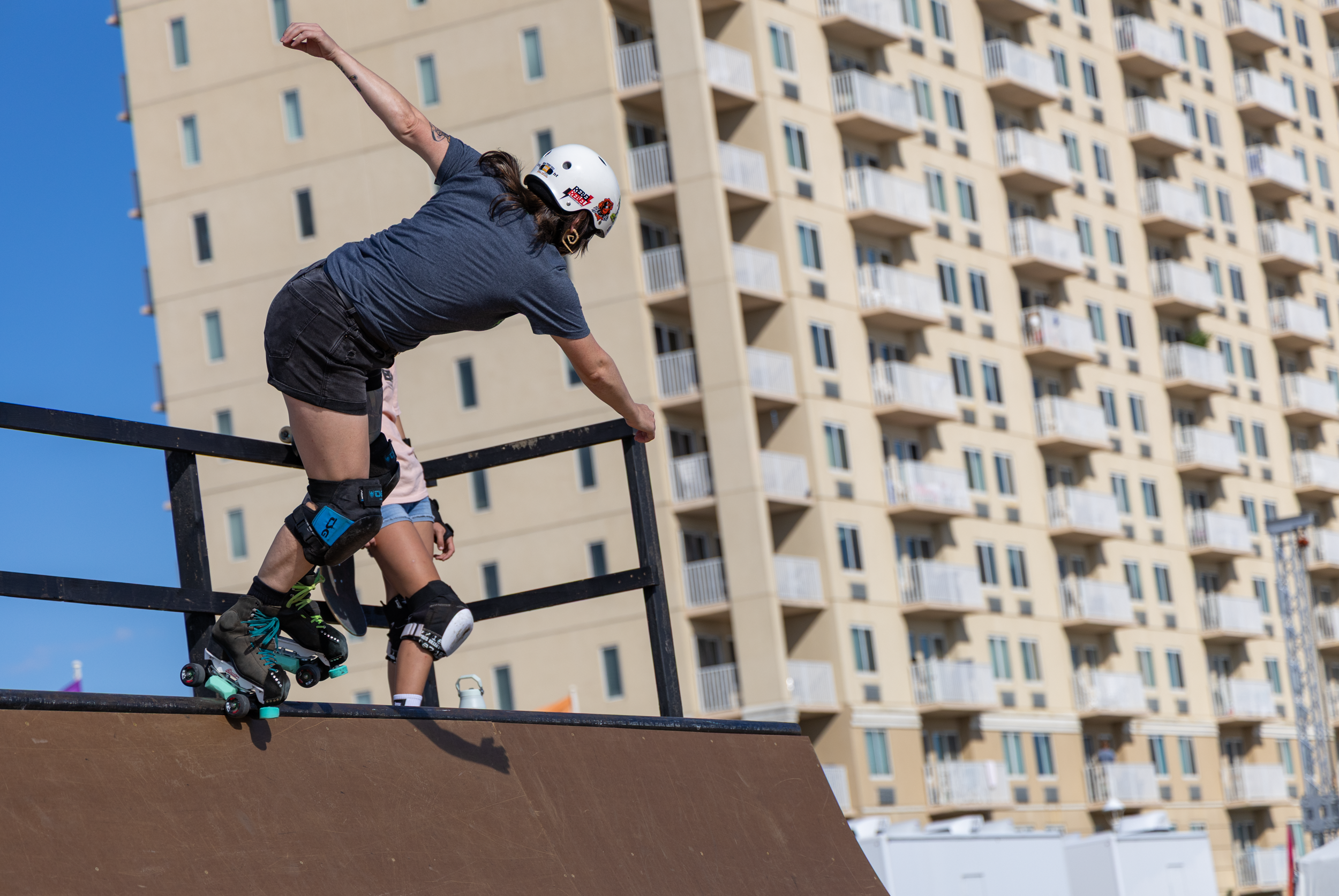 SupergirlSundaySkate-16.png
