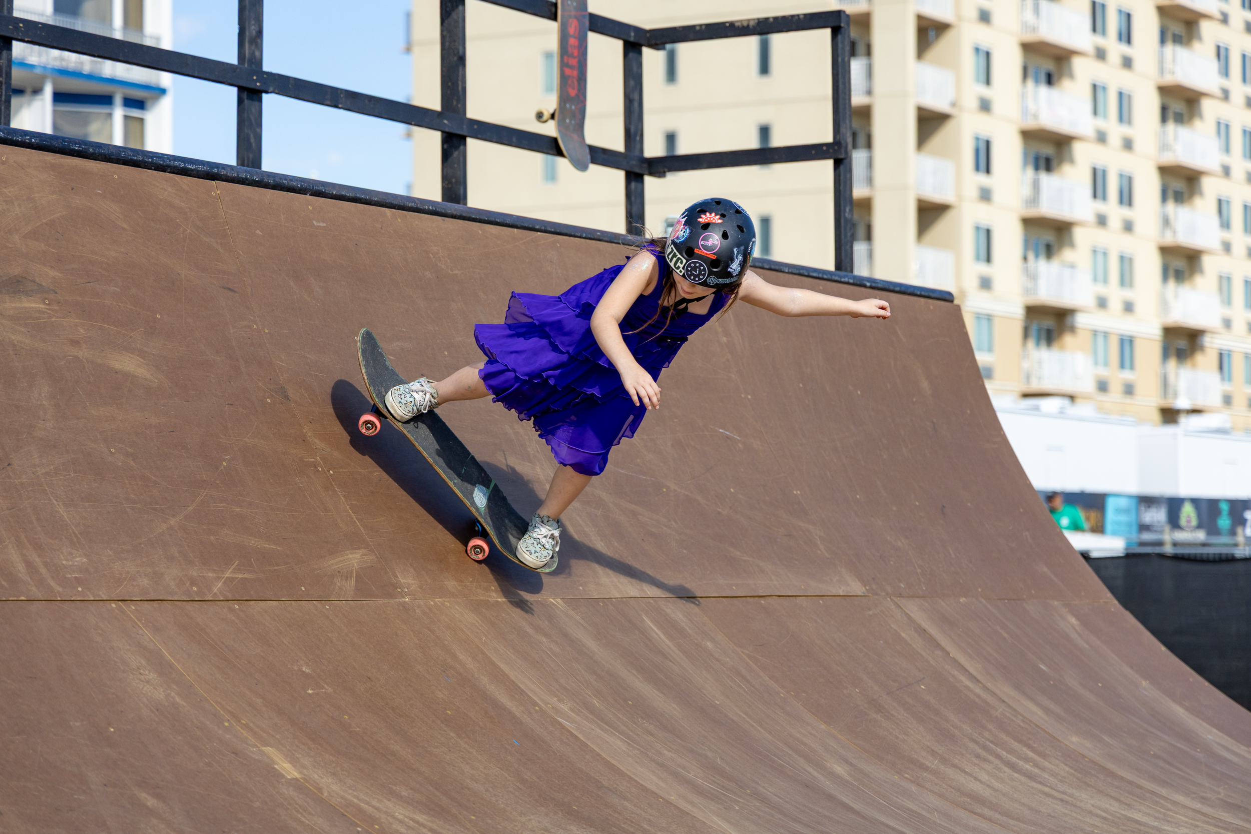 SupergirlSundaySkate-14.png