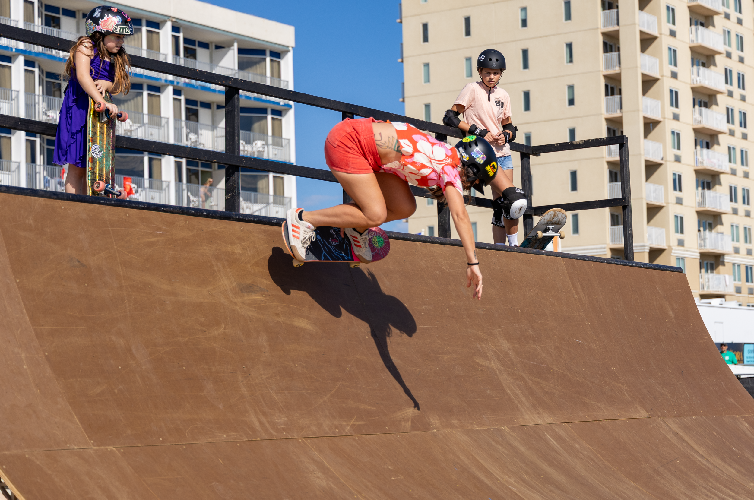 SupergirlSundaySkate-2.png