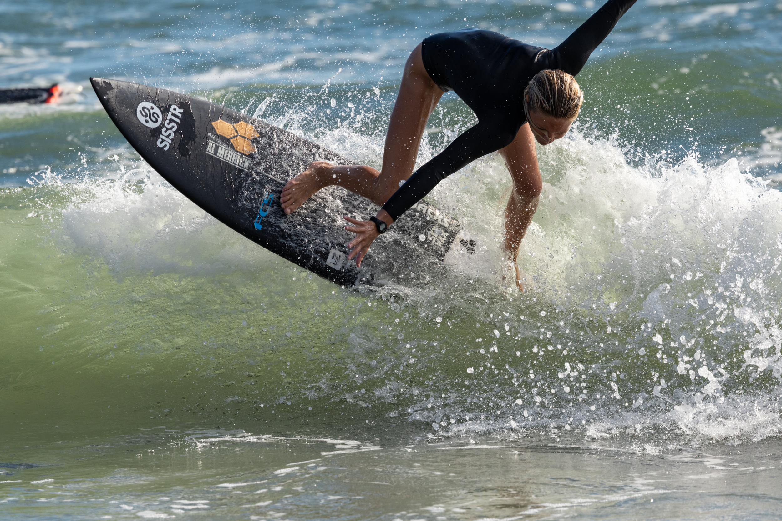 SupergirlSundayBeachLens-33.png