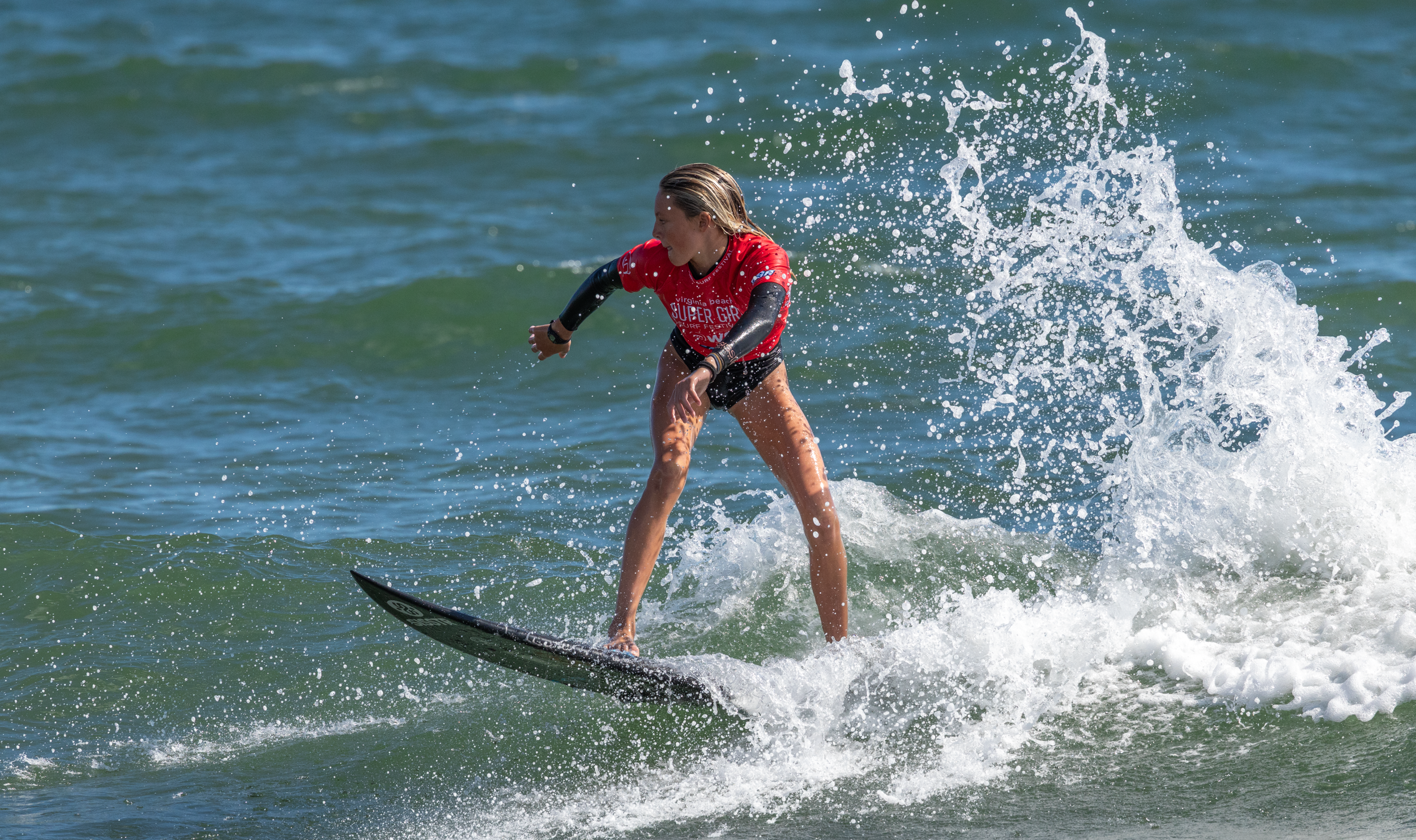 SupergirlSundayBeachLens-68.png