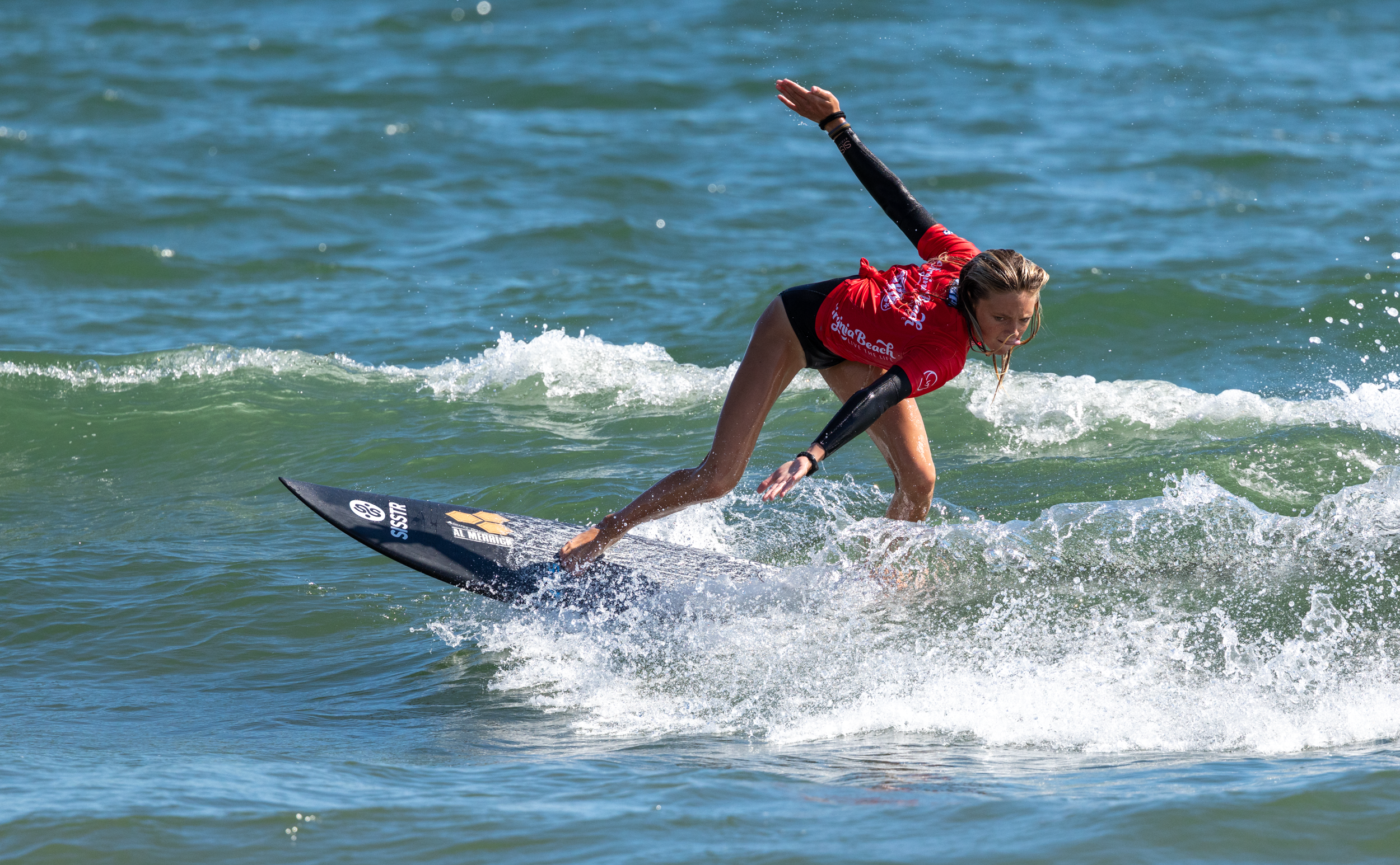 SupergirlSundayBeachLens-84.png