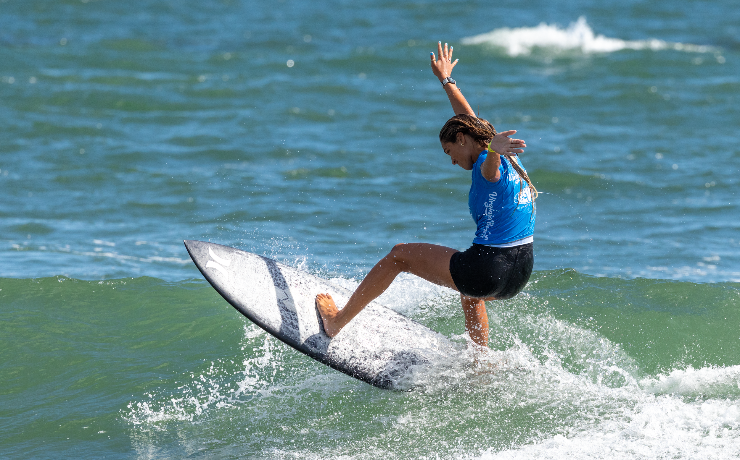 SupergirlSundayBeachLens-93.png