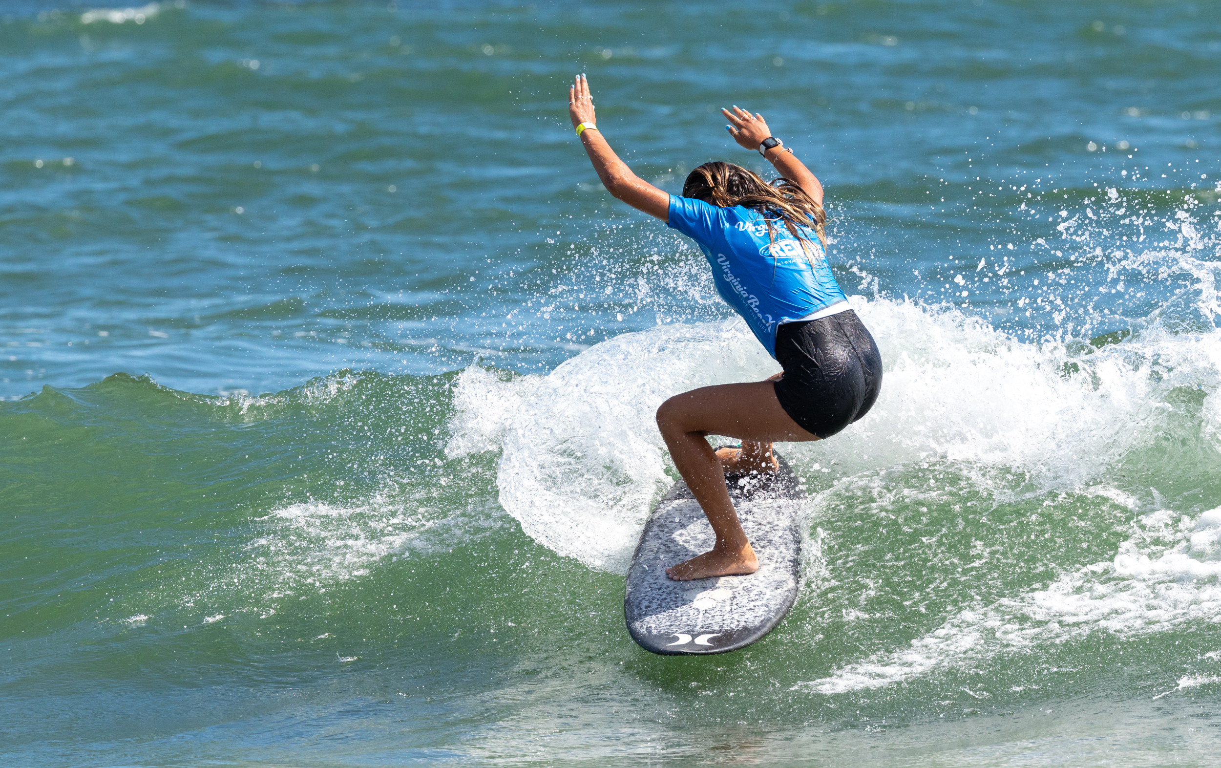 SupergirlSundayBeachLens-94.png