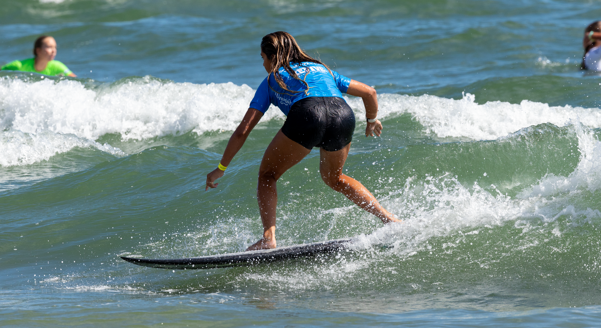 SupergirlSundayBeachLens-97.png