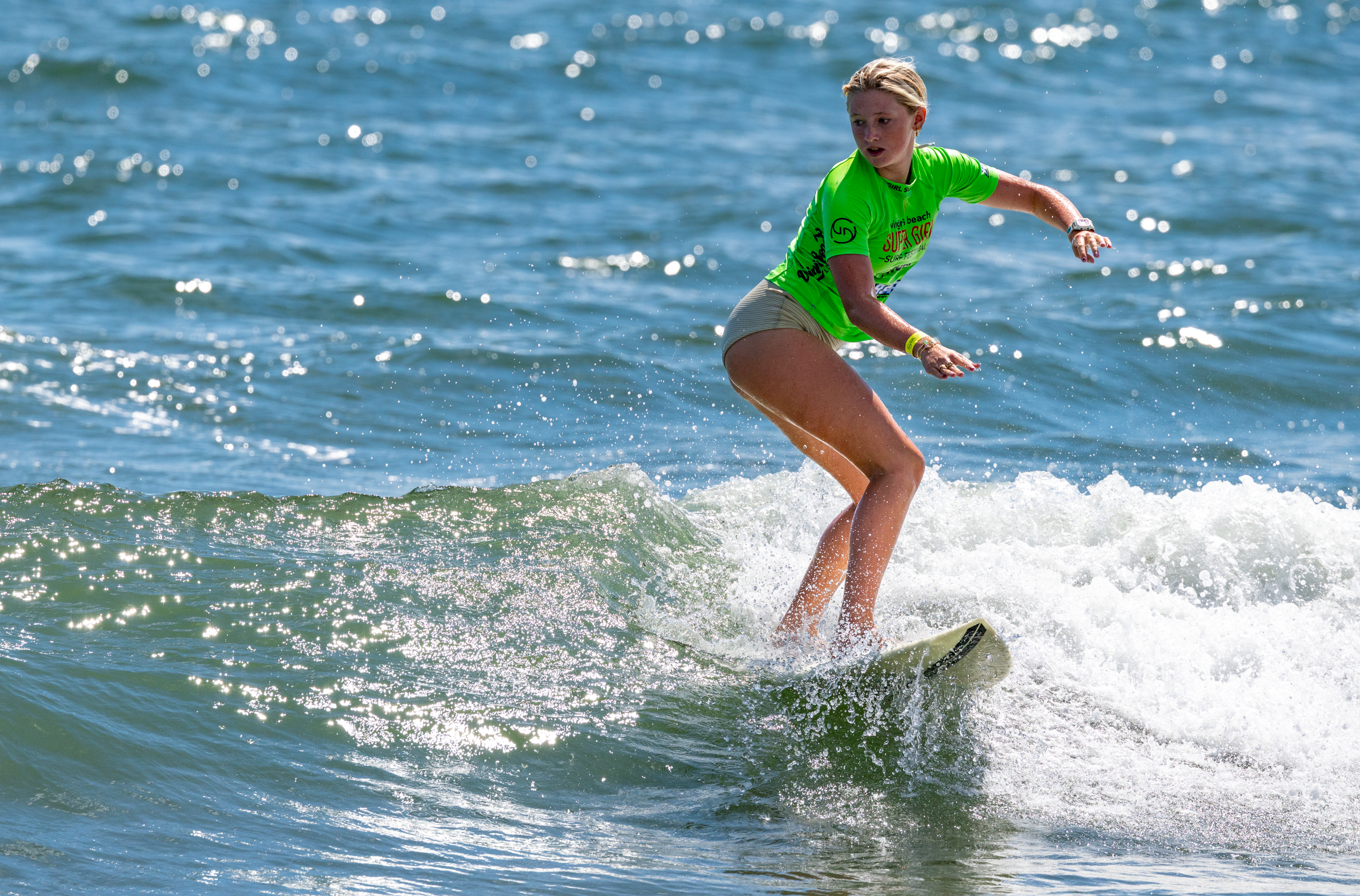 SupergirlSundayBeachLens-108.png