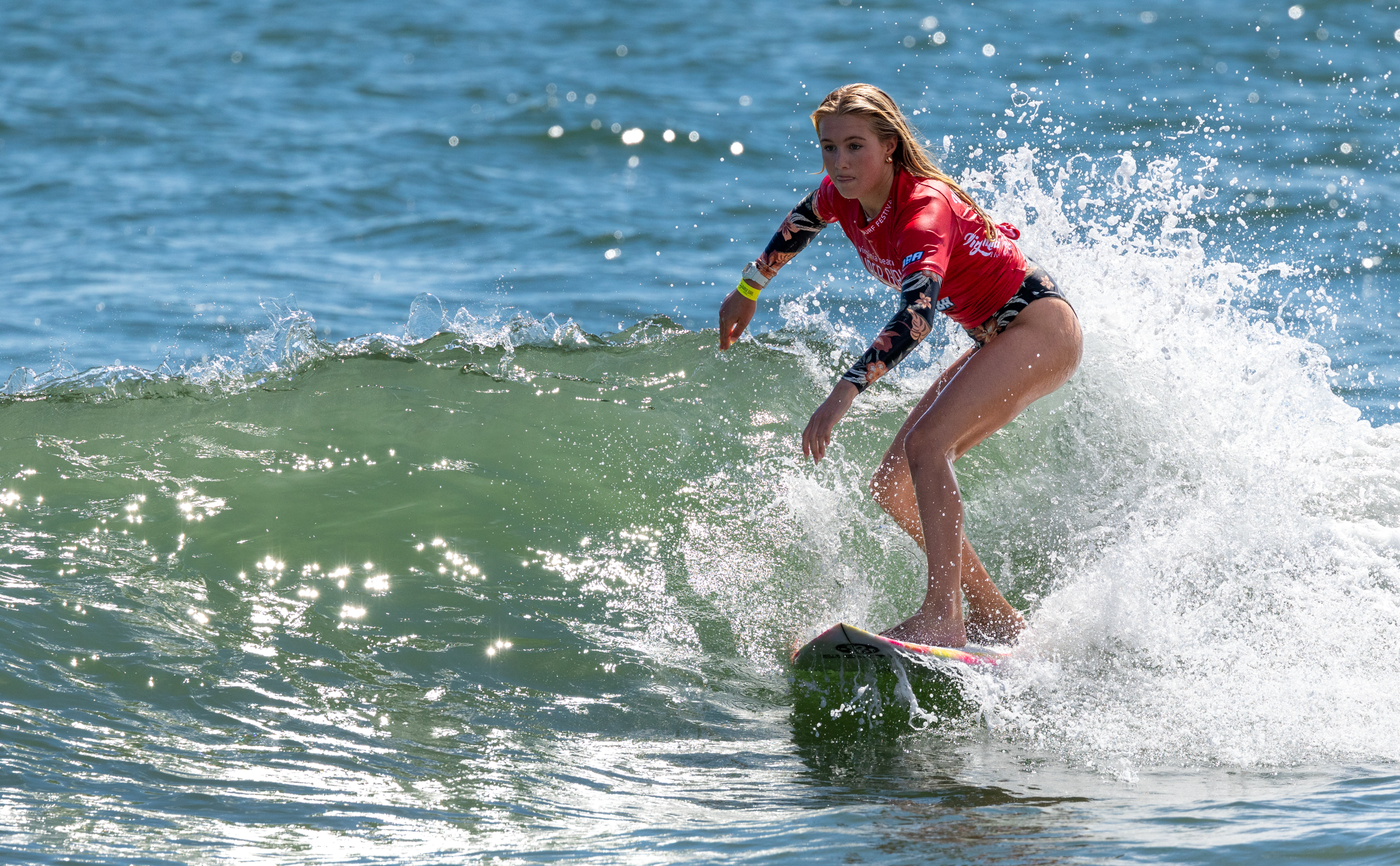 SupergirlSundayBeachLens-114.png