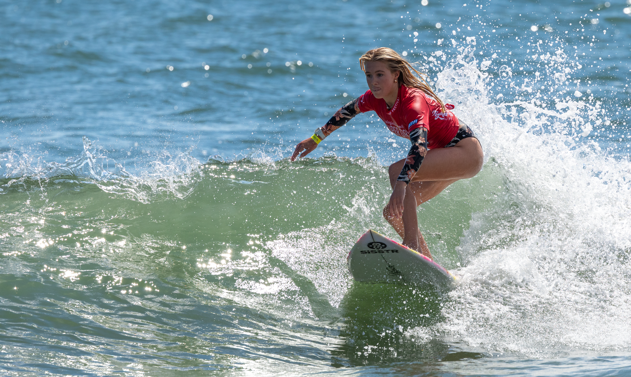 SupergirlSundayBeachLens-115.png