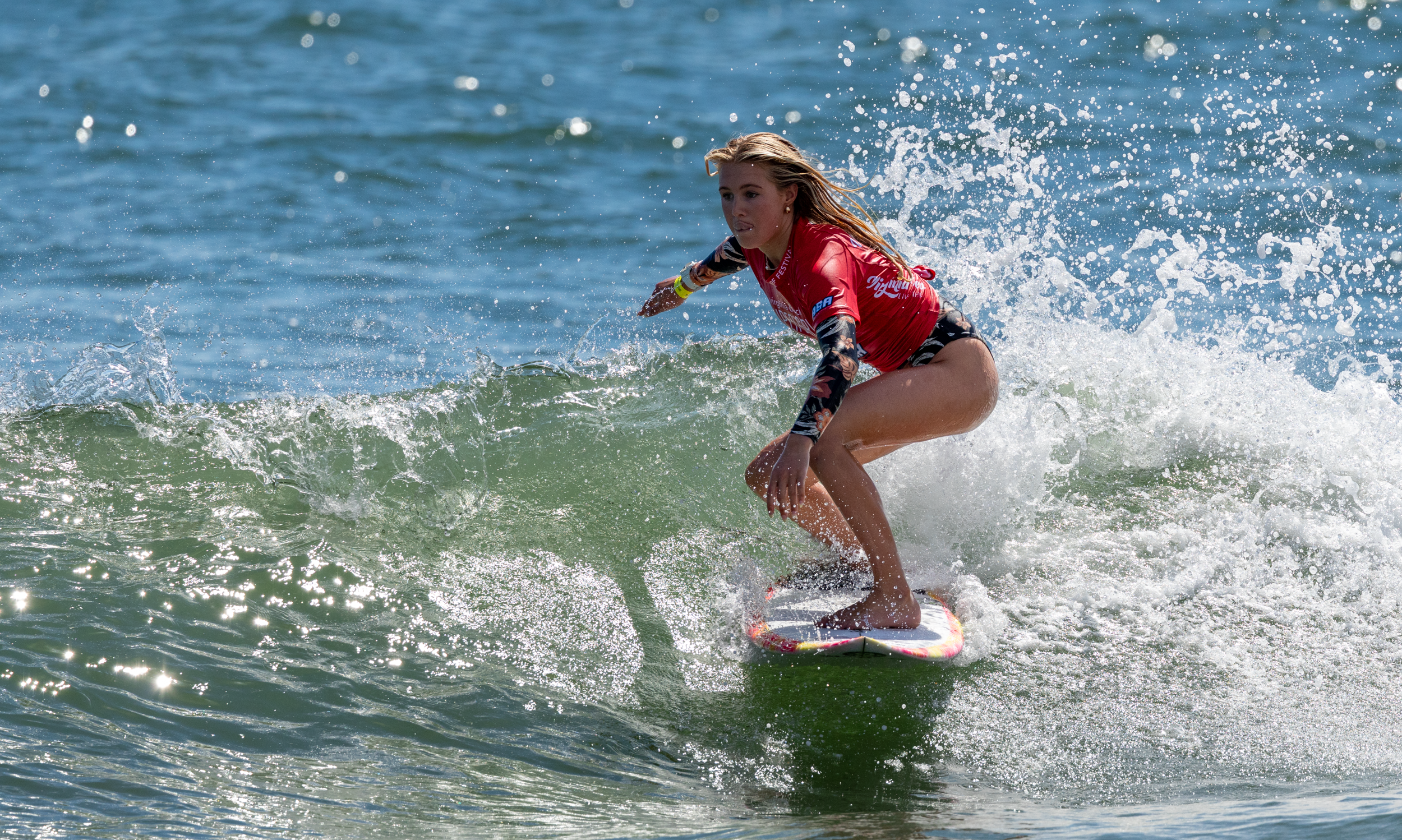 SupergirlSundayBeachLens-116.png