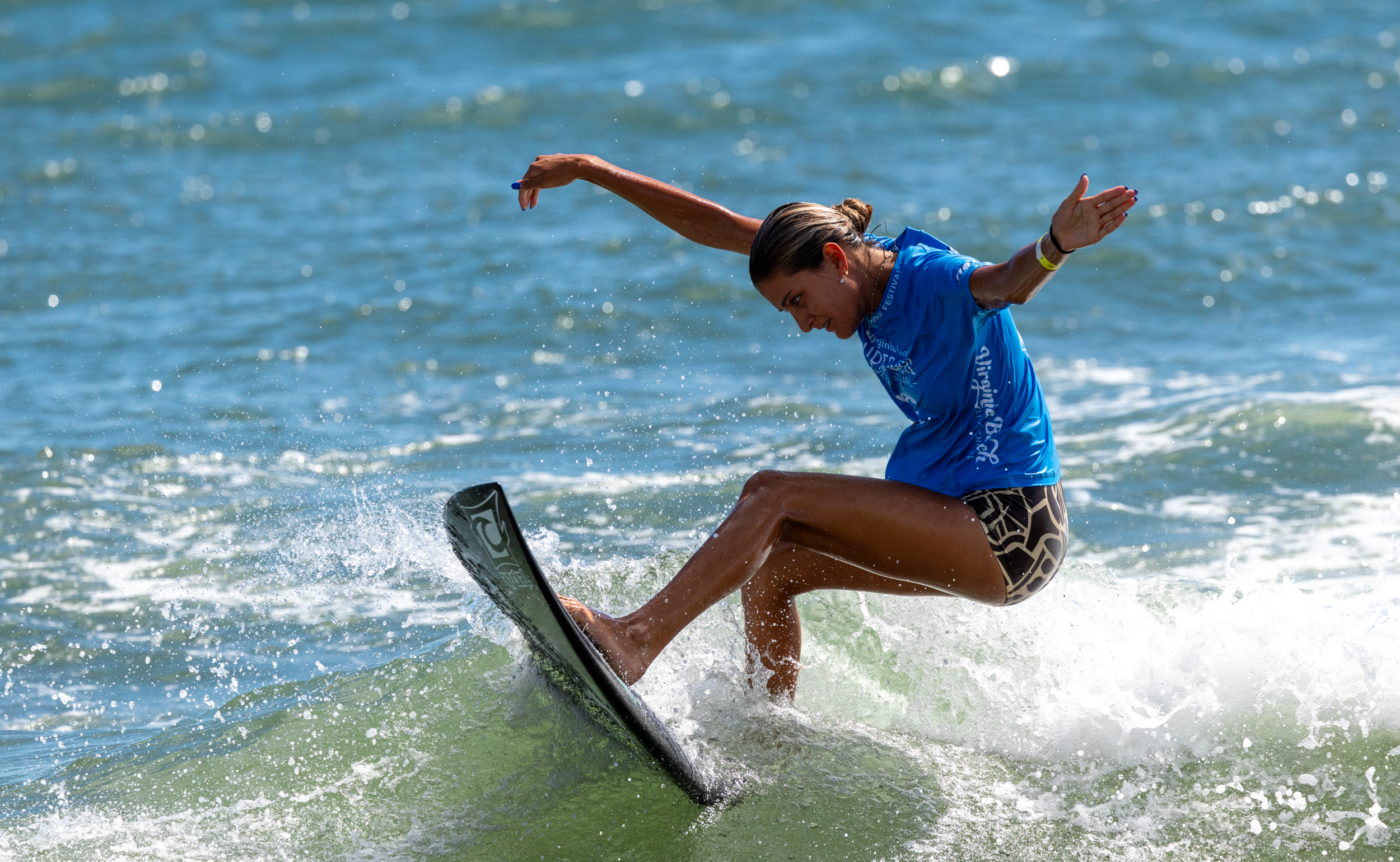 SupergirlSundayBeachLens-134.png
