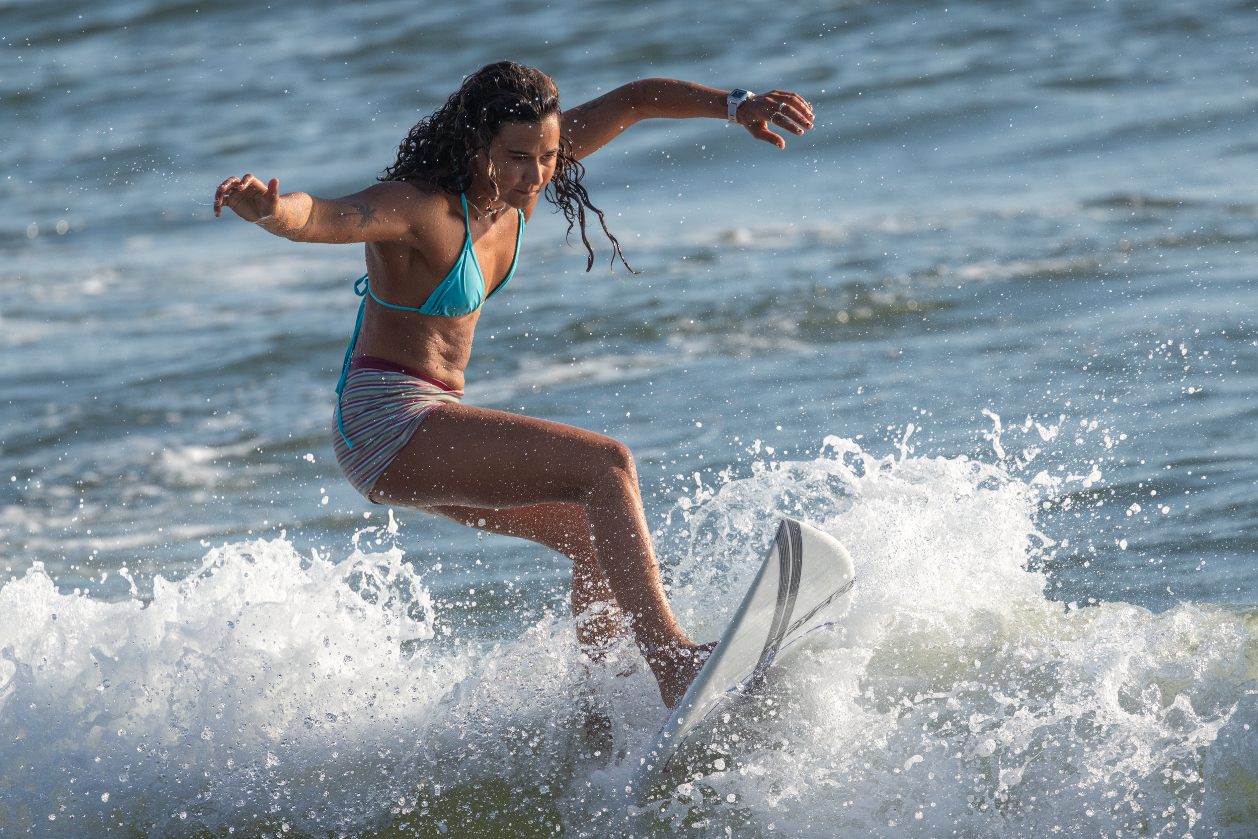 SupergirlSundayBeachLens.png