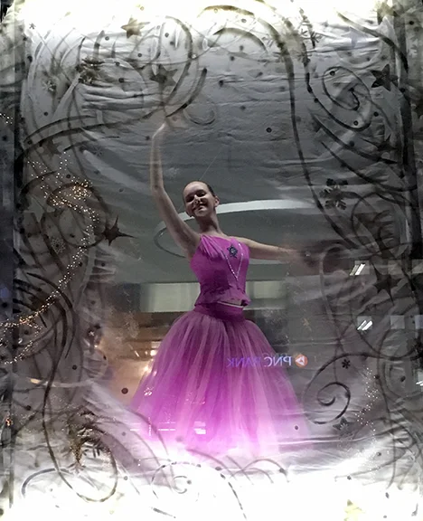 ARTxLOVE_WindowWonderland_dancer_10.jpg