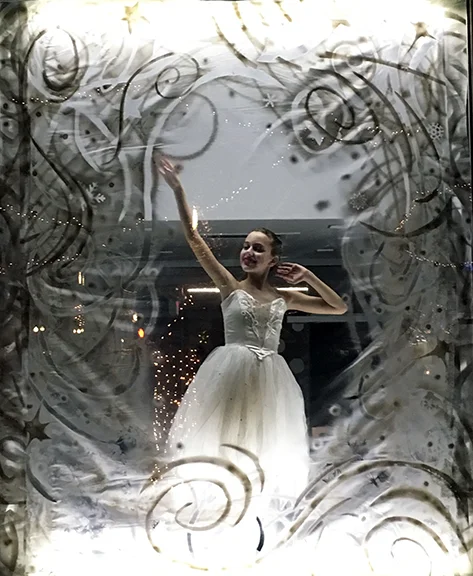 ARTxLOVE_WindowWonderland_dancer_18.jpg
