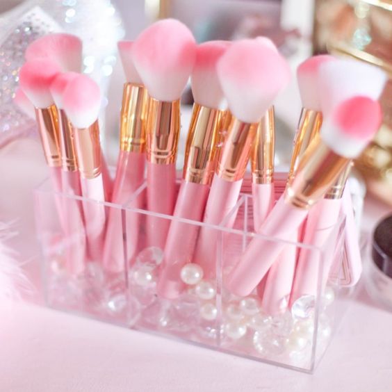 4 Tips You Never Know to Choose the Best Makeup Brush Holders — Posh  Lifestyle & Beauty Blog