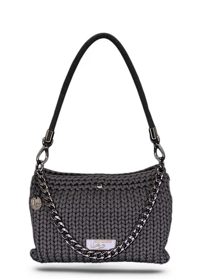 EMMA_Charcoal_Chain (2).jpg