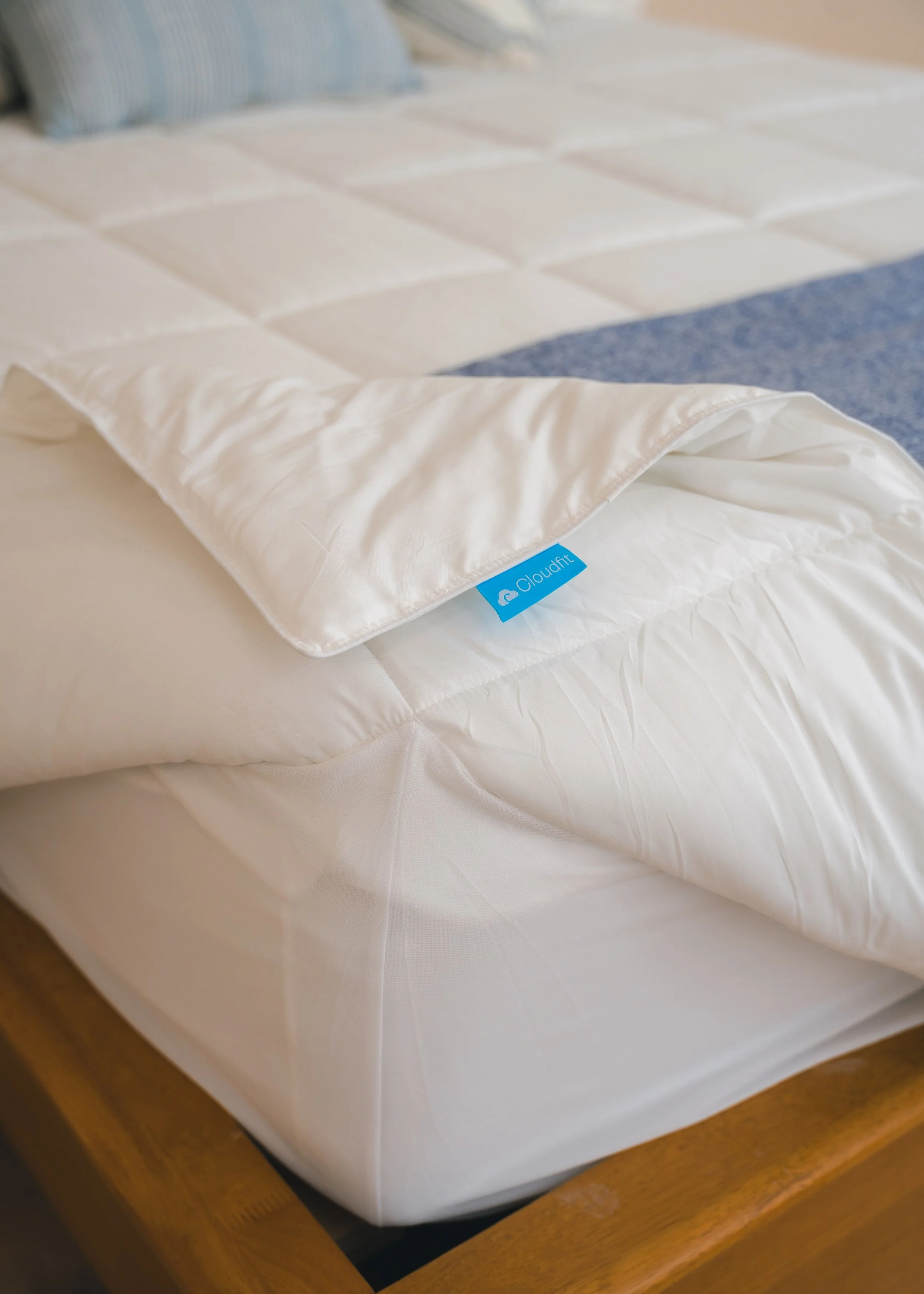 Cloudfit Fitted Comforter_Elastic Band Closeup_Photo Credit - Cloudfit.jpg